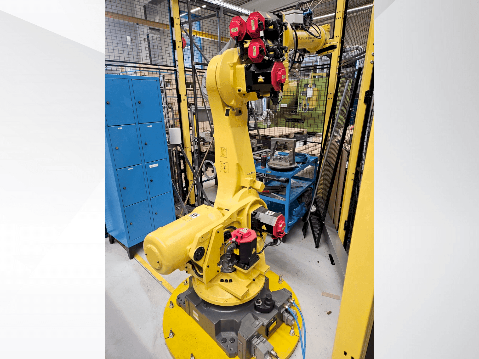 Vooraanzicht van FANUC R2000iB/165F machine