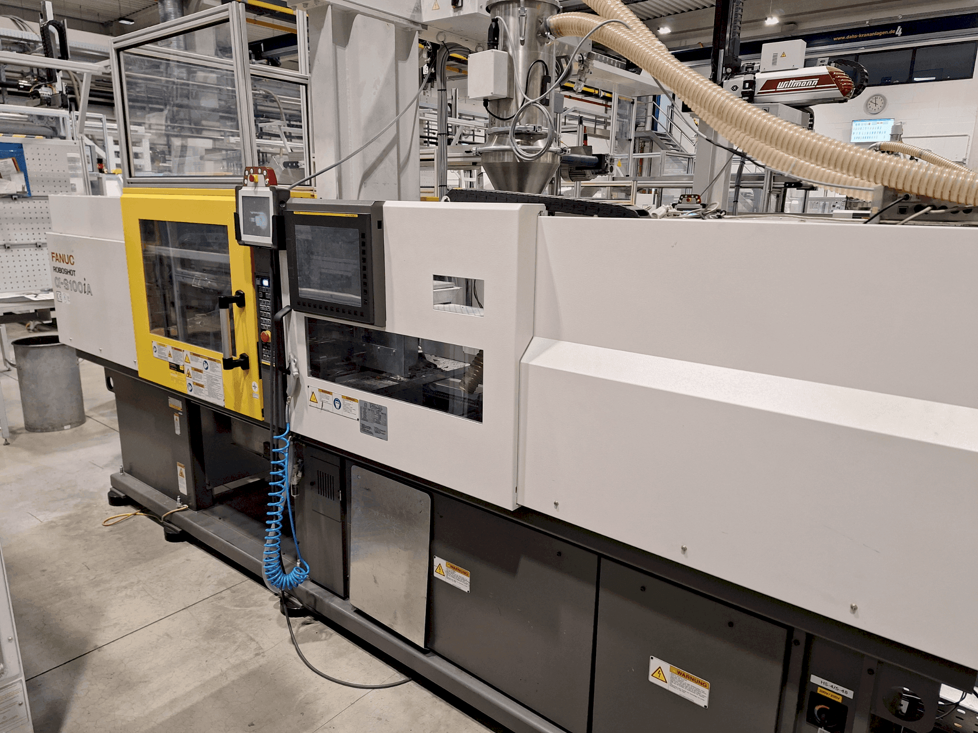 Vooraanzicht van FANUC ROBOSHOT S 100 iA machine