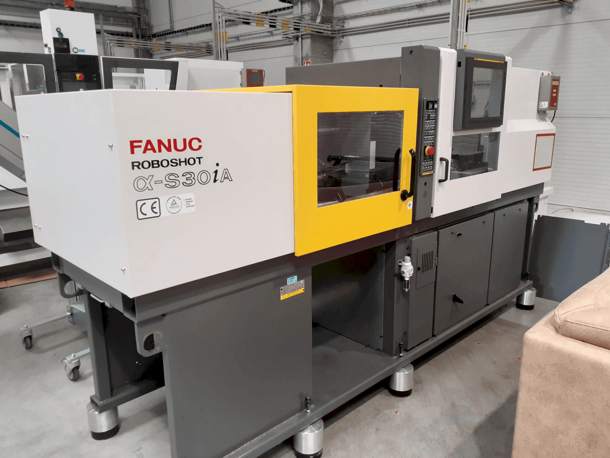 Vooraanzicht van FANUC ROBOSHOT α-S 30iA machine