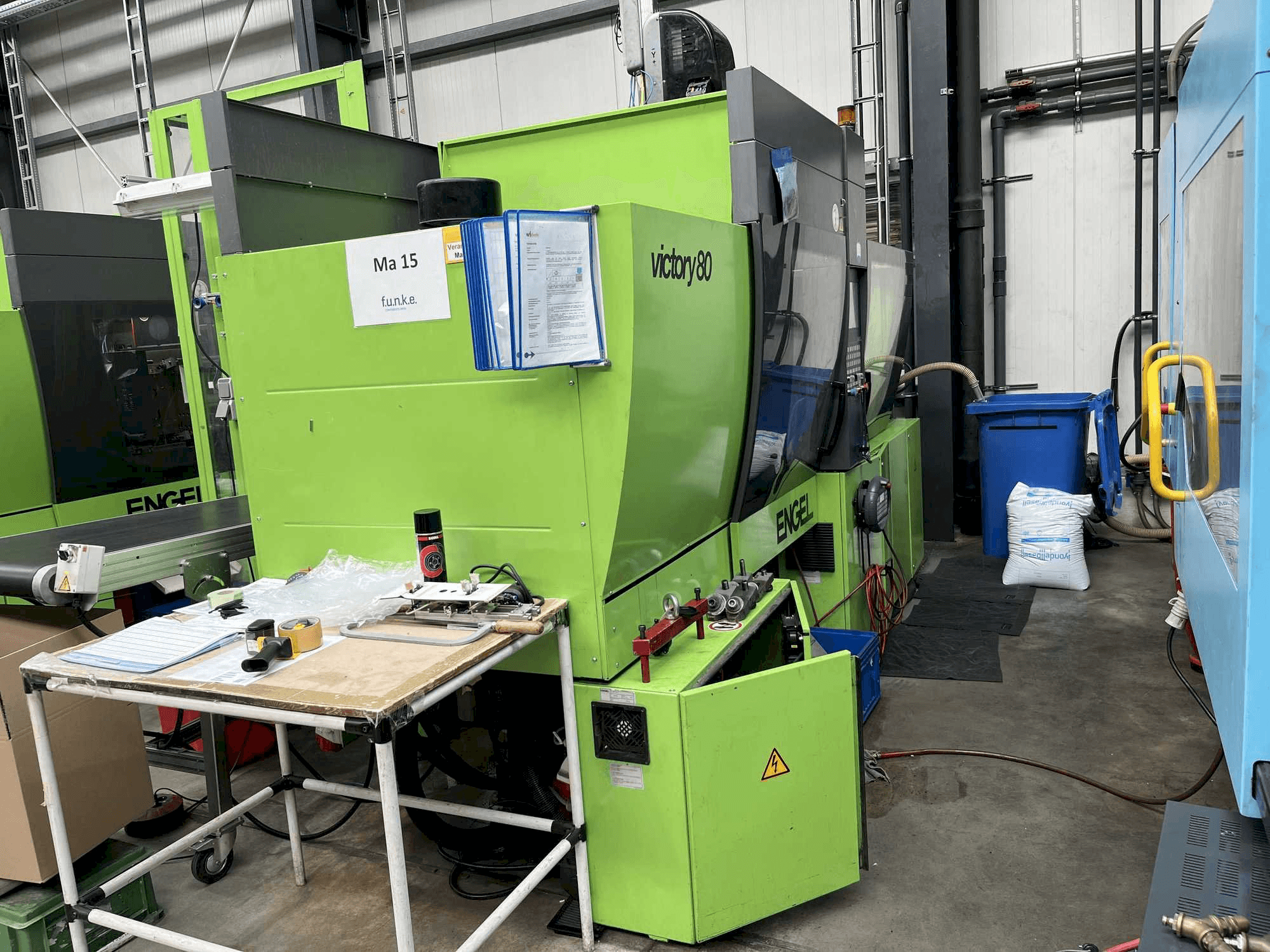 Vooraanzicht van Engel VICTORY 330/80 TECH machine