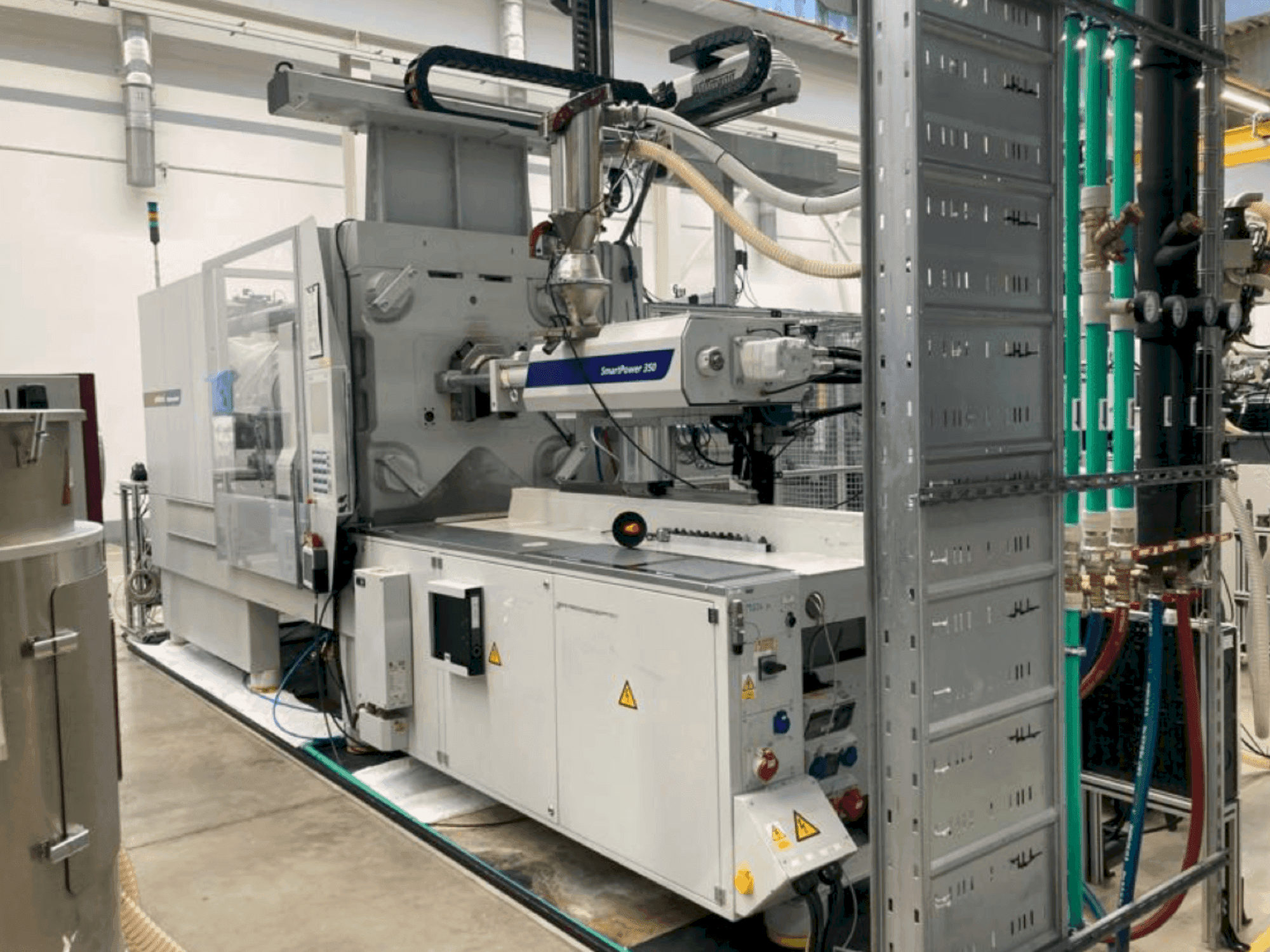 Vooraanzicht van WITTMANN Battenfeld SmartPower 350/1000 UNILOG BGP machine