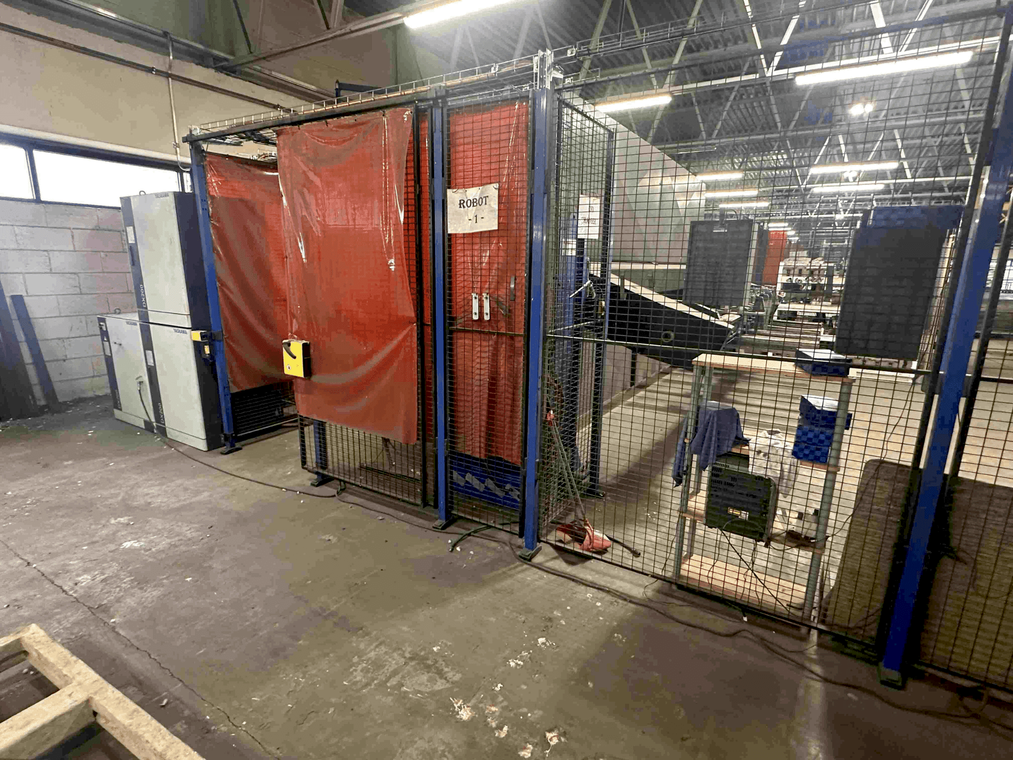 Vooraanzicht van Yaskawa RM2-2000 S6D machine