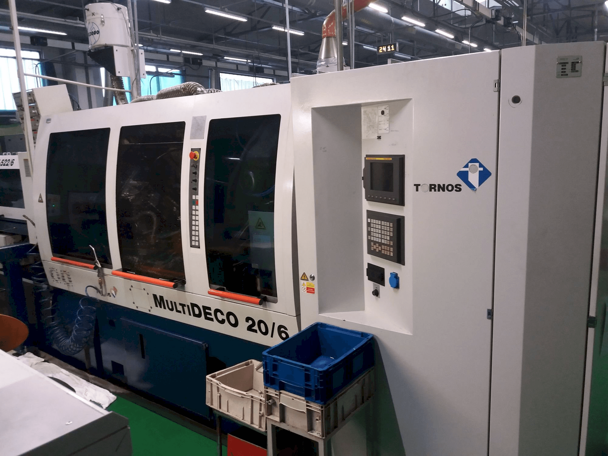 Vooraanzicht van Tornos Multideco 26/6 machine