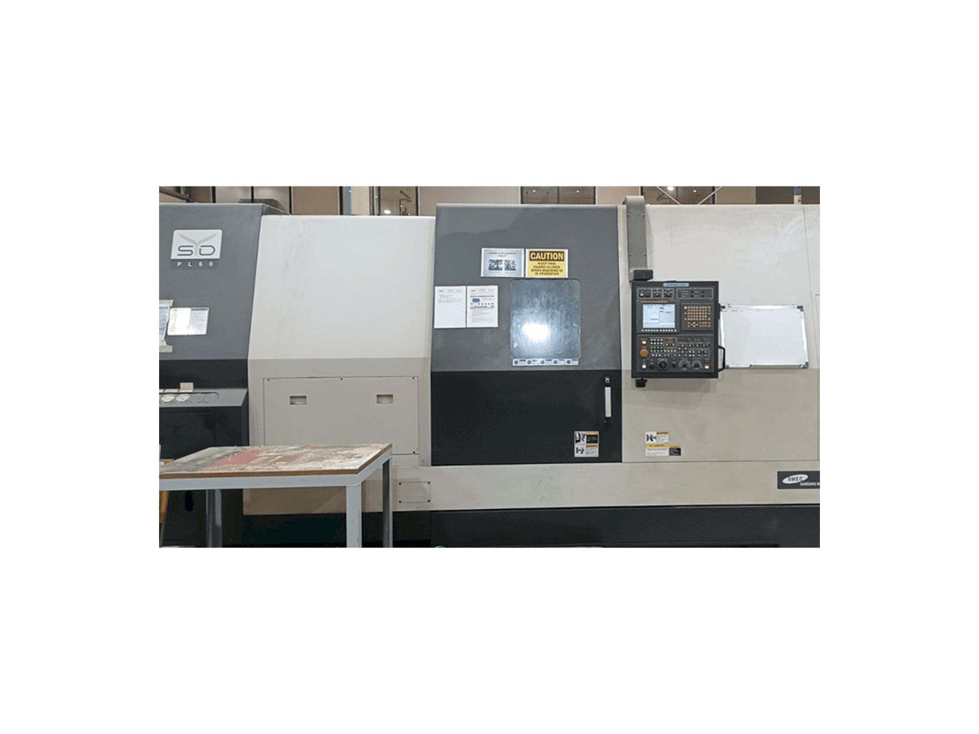 Vooraanzicht van Samsung PL60 machine