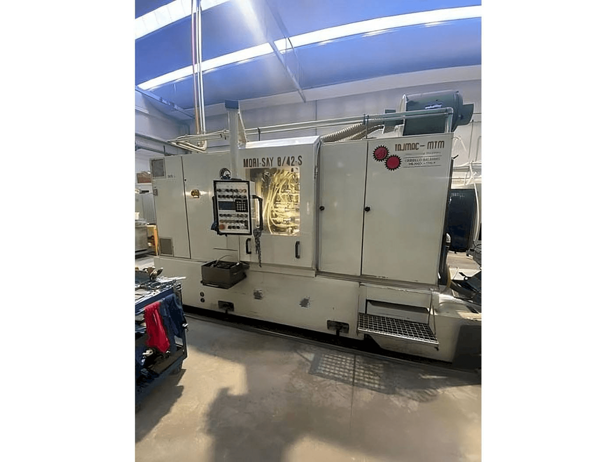 Vooraanzicht van MORI SAY 8/42-S machine