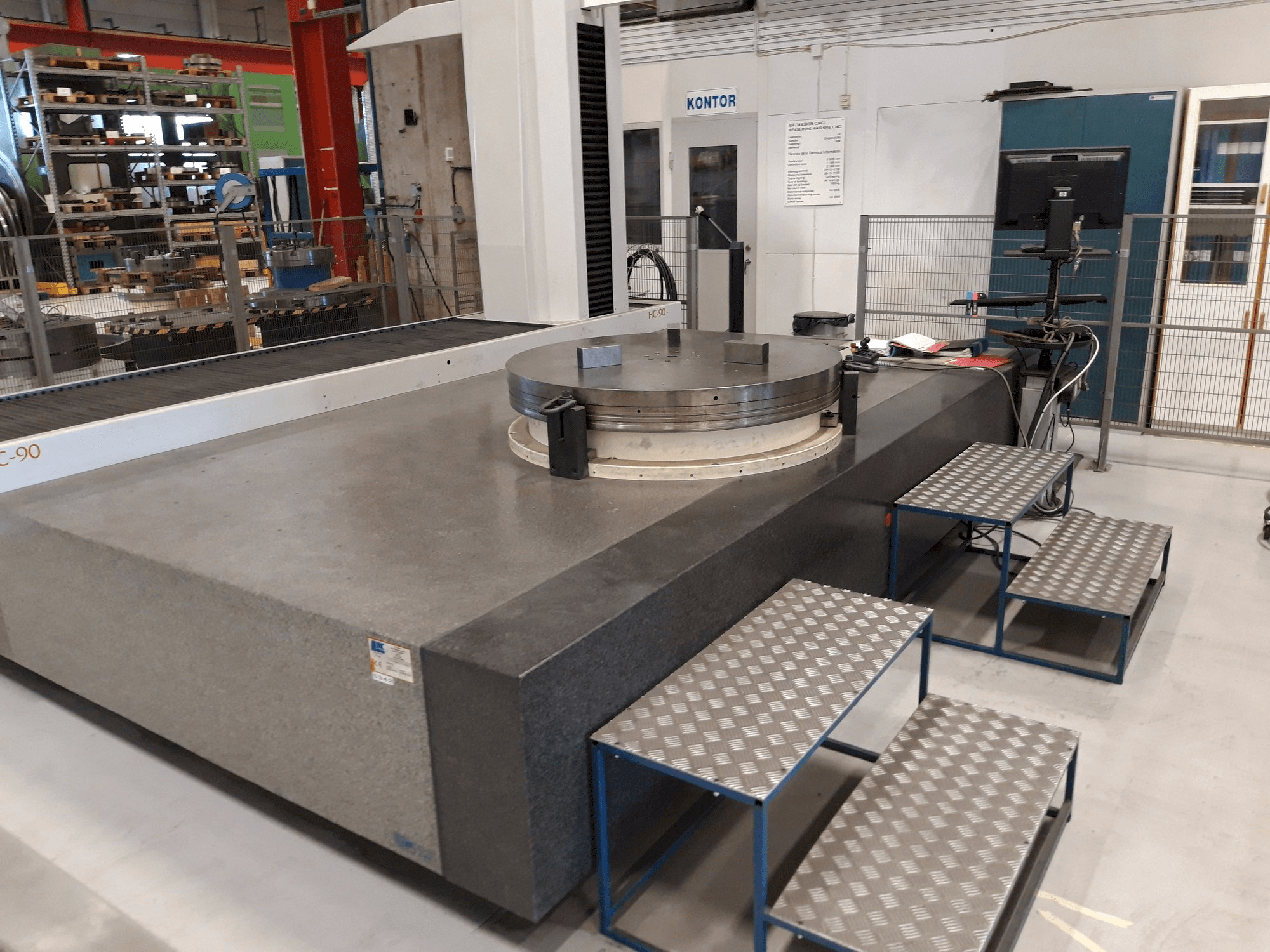 Vooraanzicht van LK HC90 machine