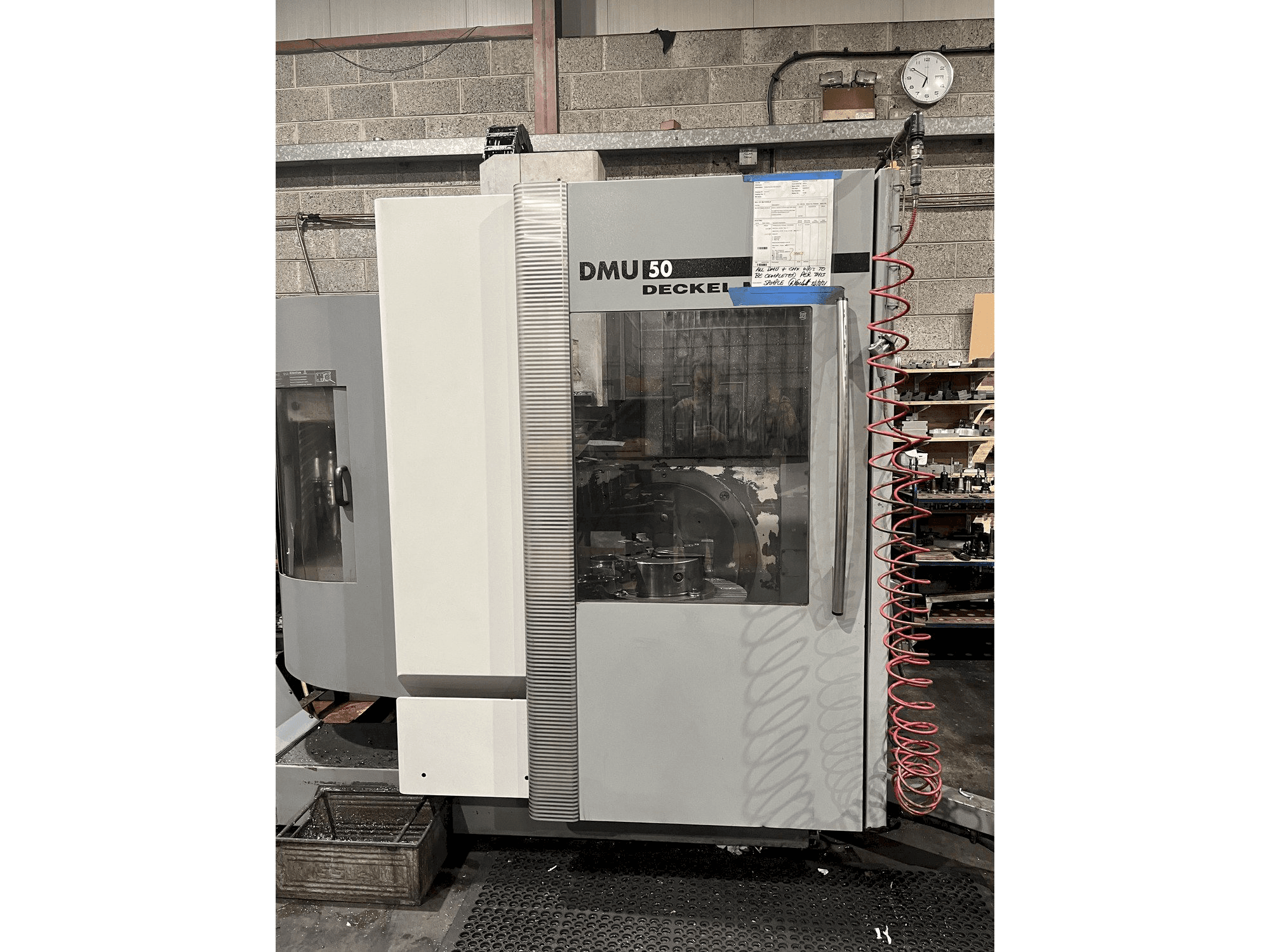 Vooraanzicht van DECKEL MAHO DMU 50 machine