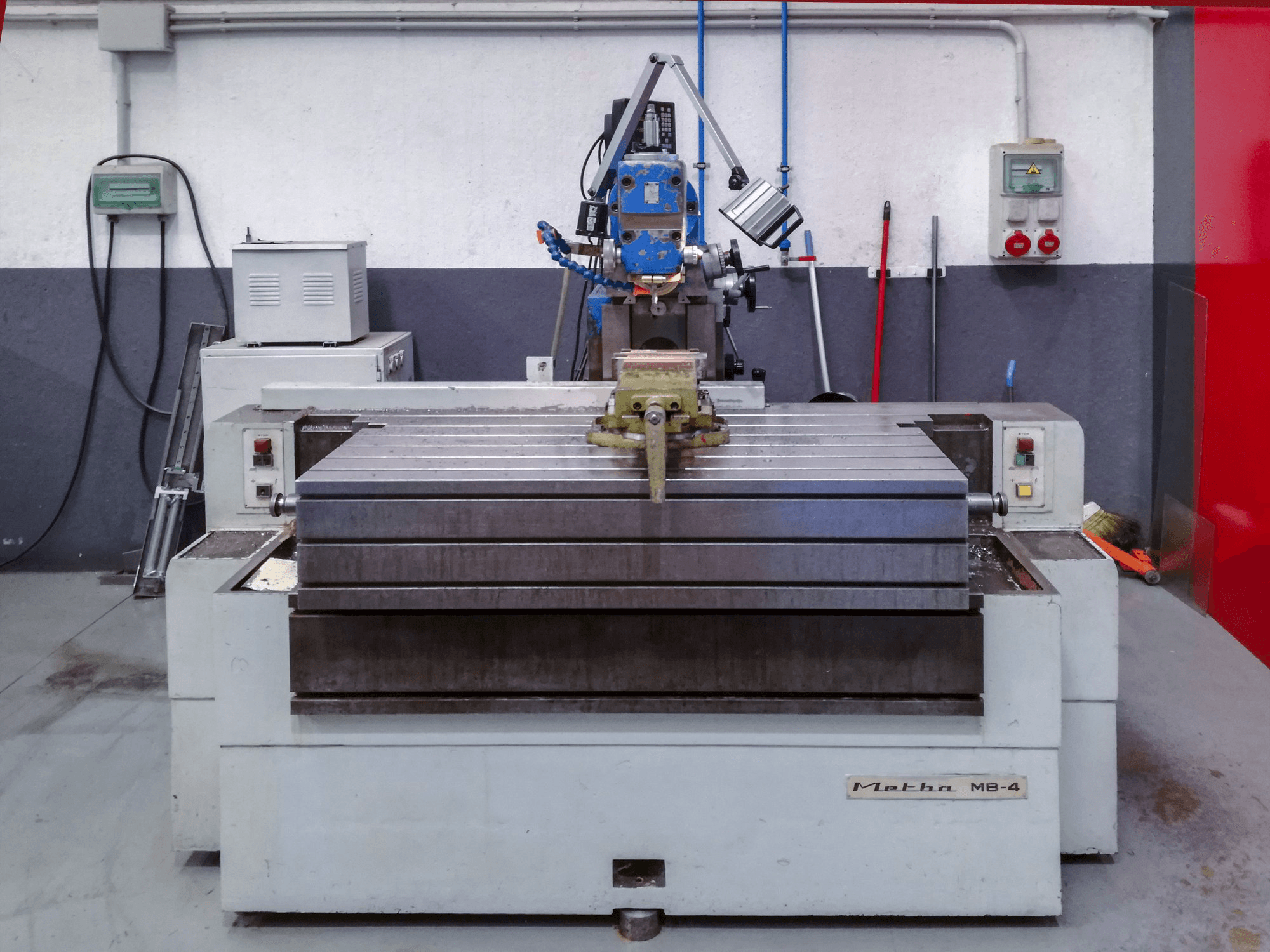 Vooraanzicht van Metba MB-4 machine