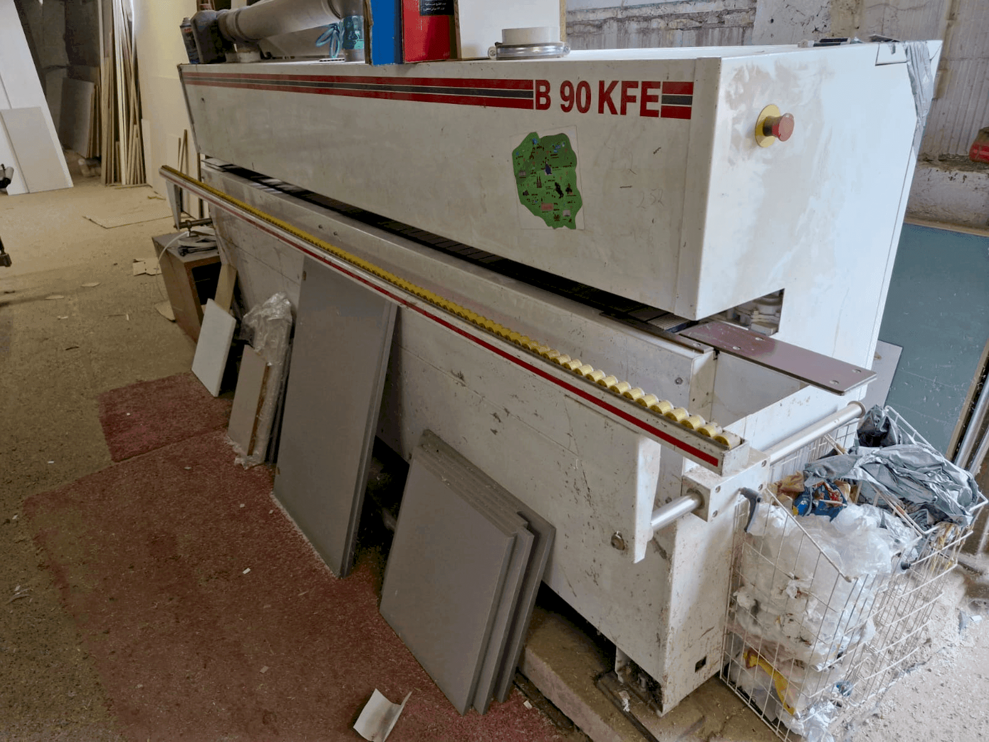 Vooraanzicht van LANGE B 90 KFE machine