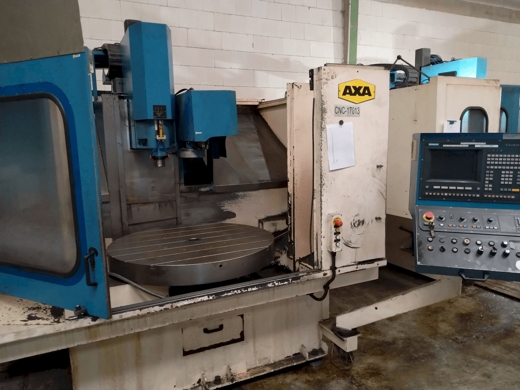 Vooraanzicht van AXA VSC2 MS/80 machine