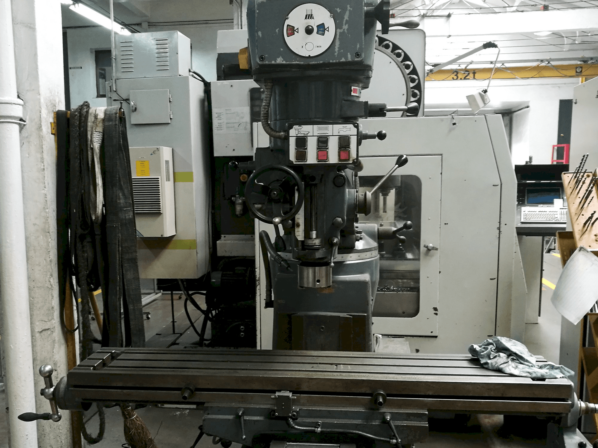 Vooraanzicht van LAGUN FTV2 machine