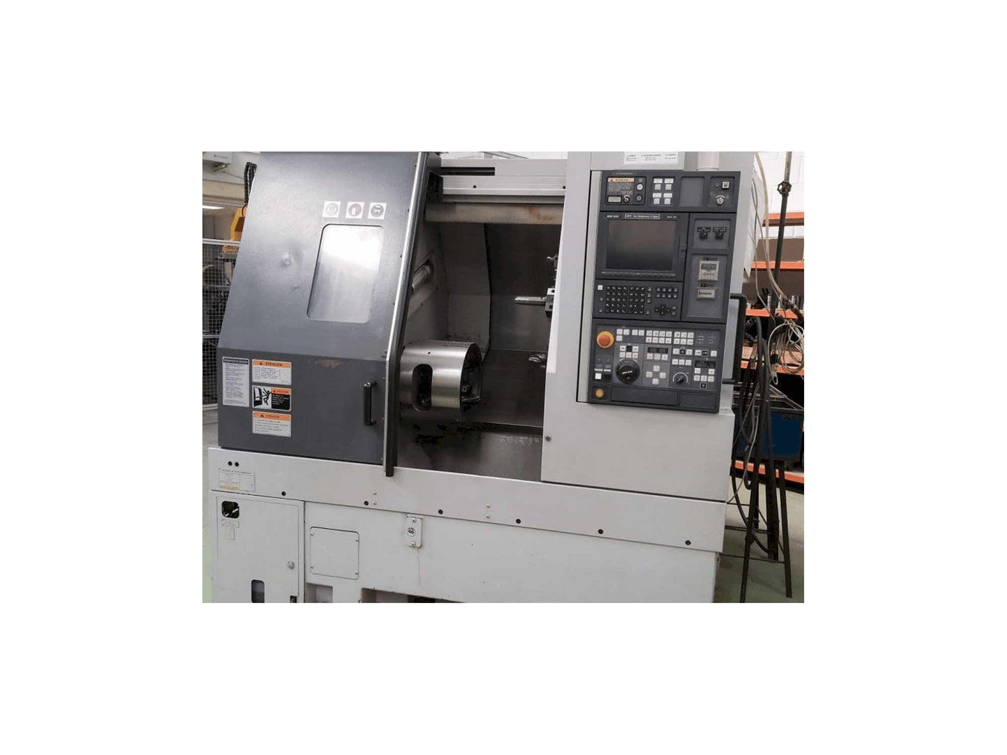 Vooraanzicht van MORI SEIKI CL-253B machine