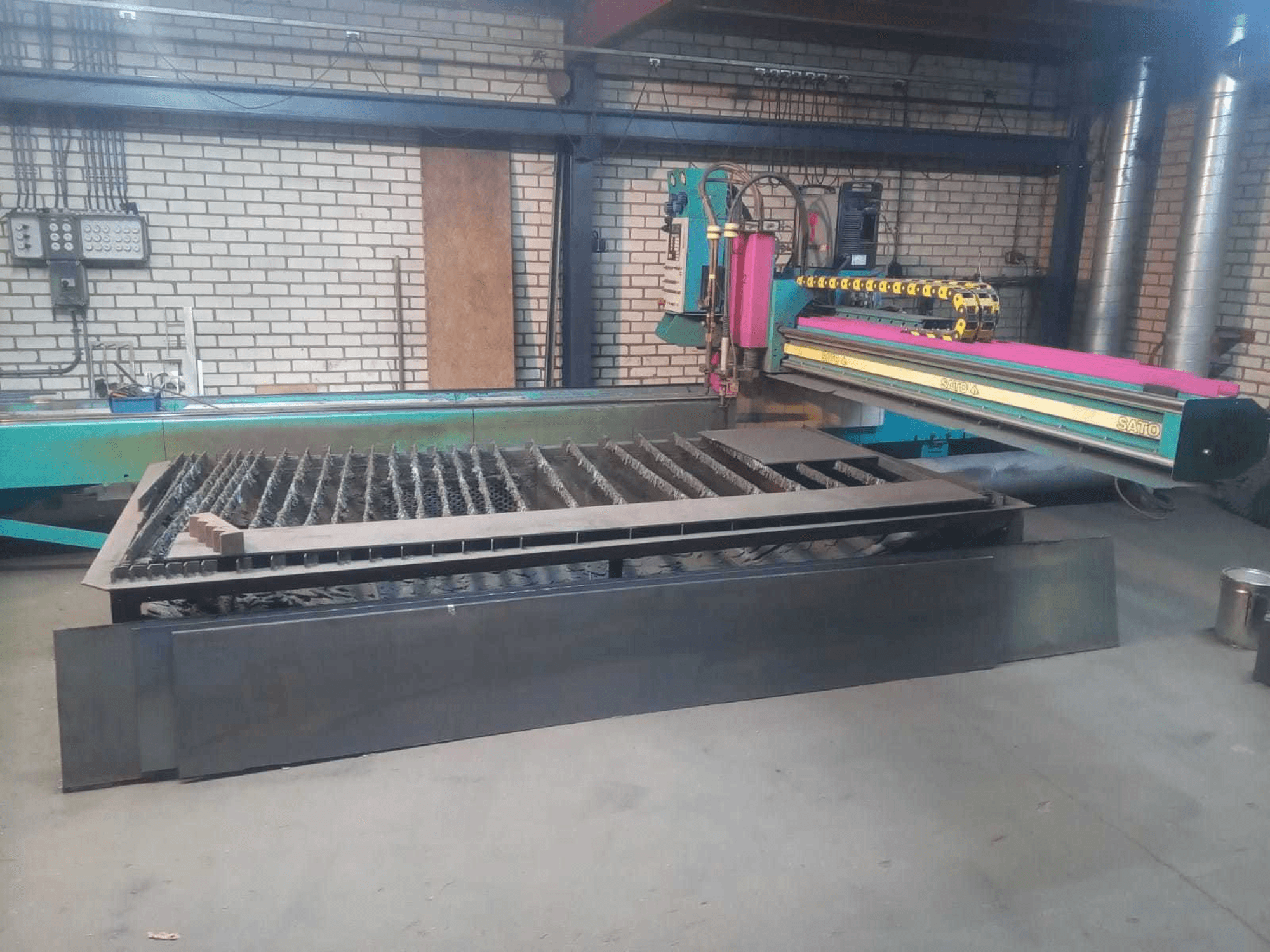 Vooraanzicht van SATO SATRONIK C2500 machine