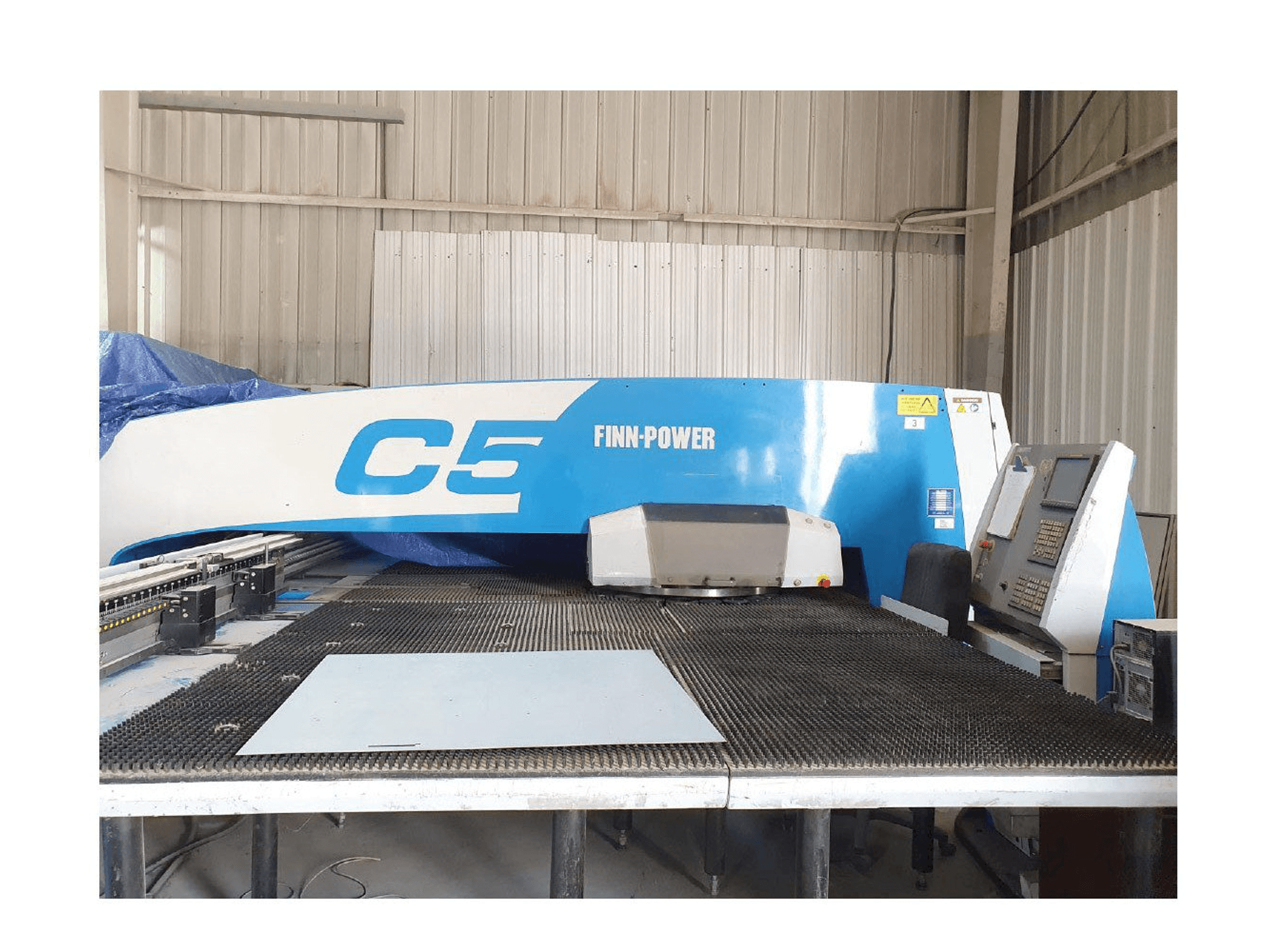 Vooraanzicht van Finn-Power C5 machine