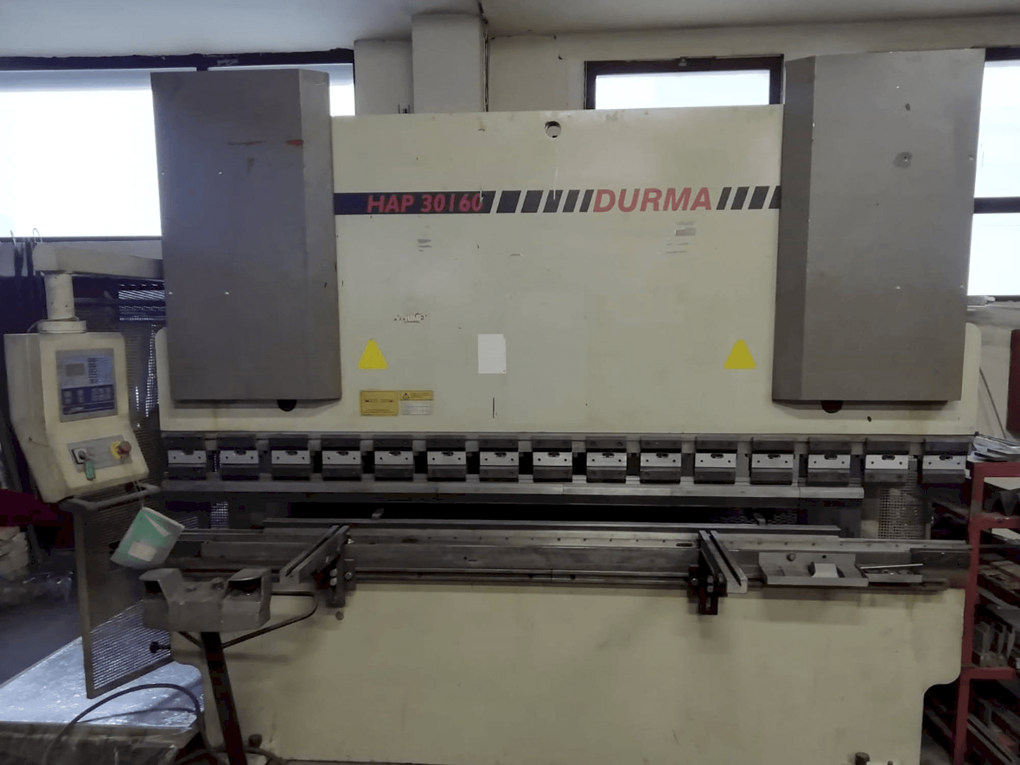 Vooraanzicht van Durma HAP 30160 machine