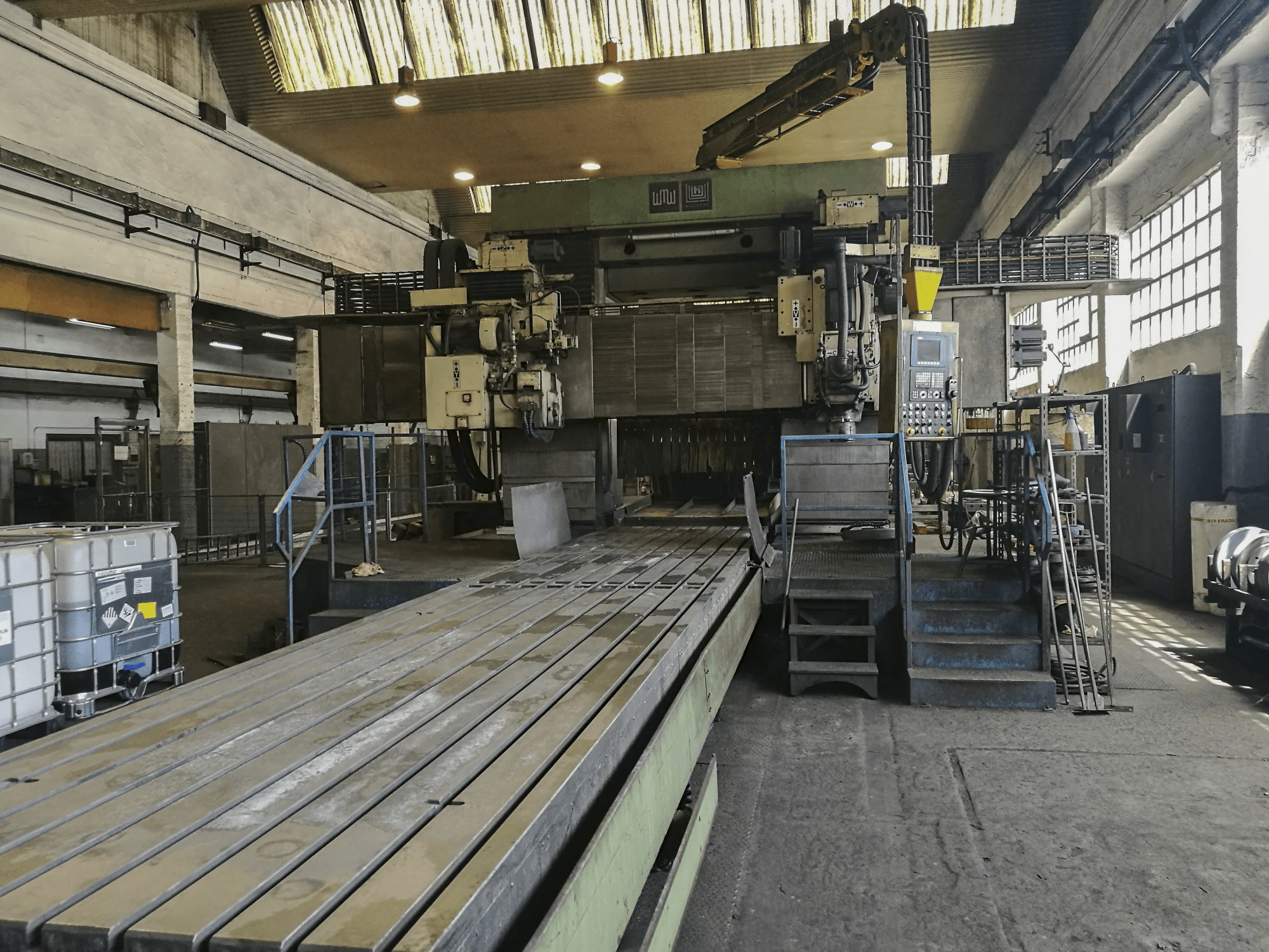 Links zicht 1 van WMW-Heckert SZ16-15-08/22.1-7.1 machine