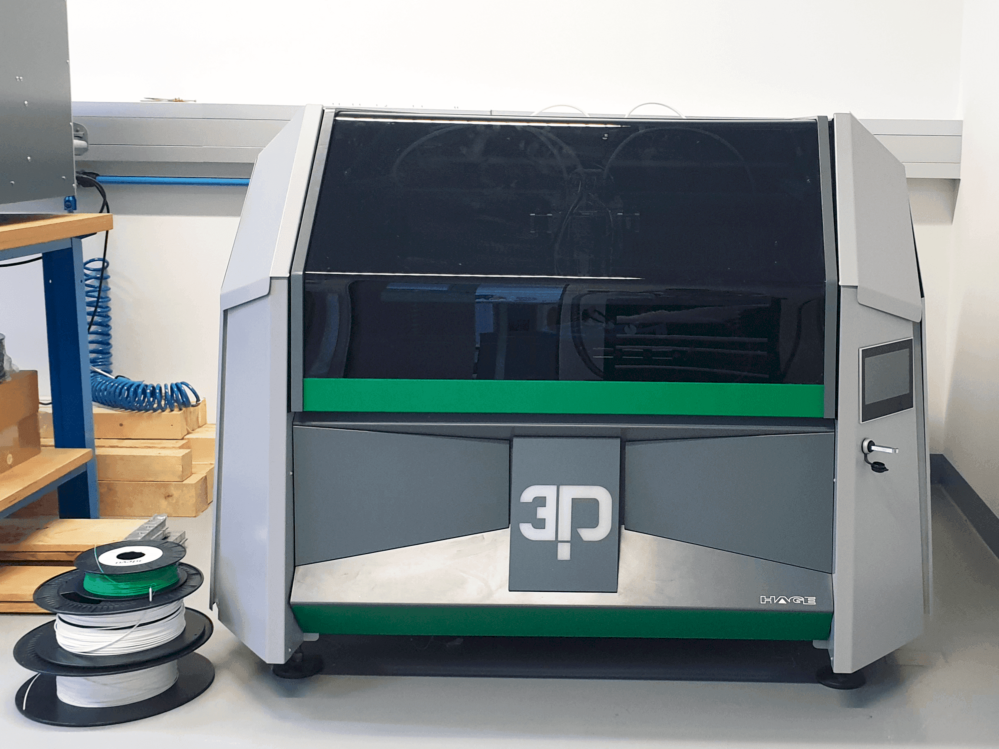 Vooraanzicht van HAGE 3D 140 L-B machine