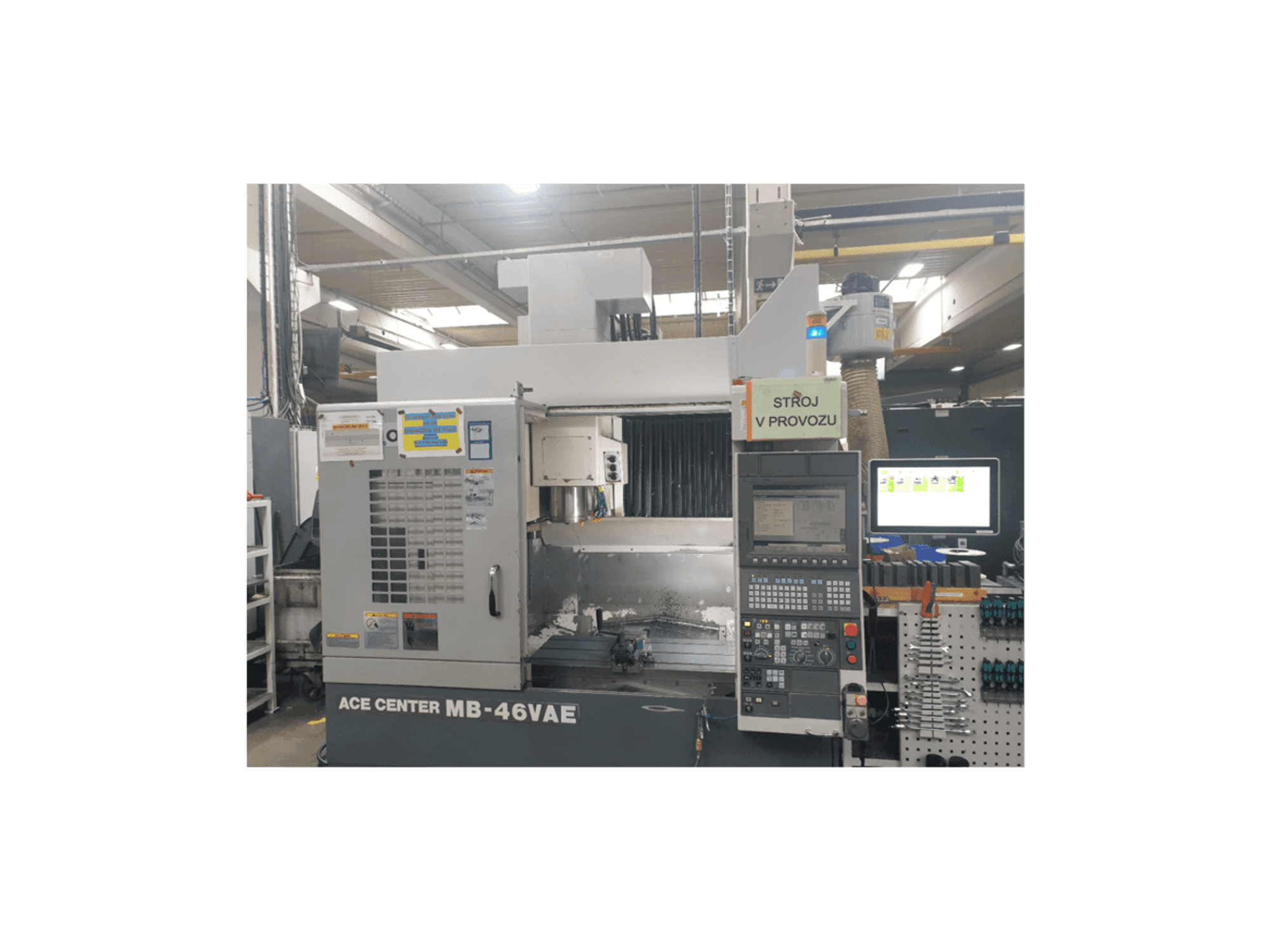 Vooraanzicht van Okuma MB-46VAE machine