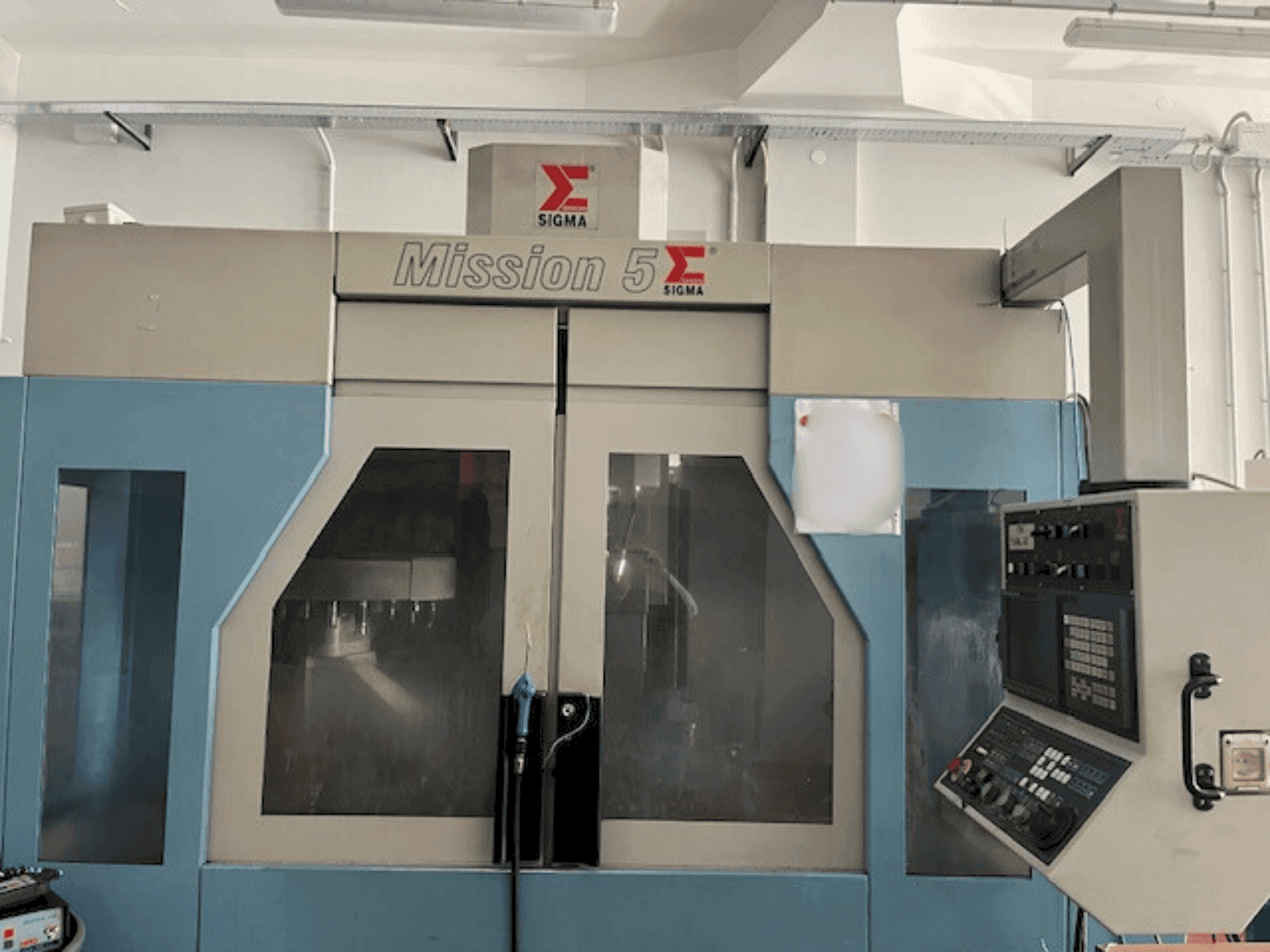 Vooraanzicht van Sigma Mission 5 machine