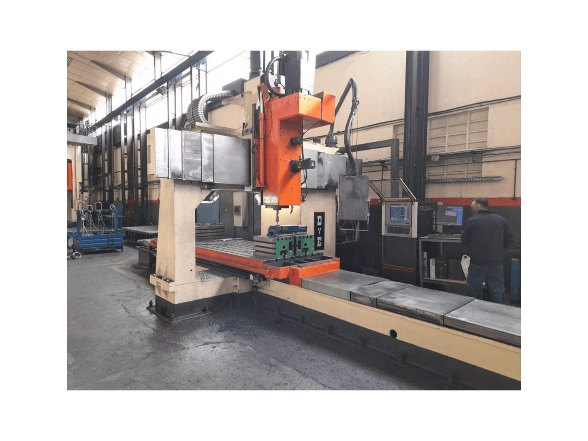 Vooraanzicht van DYE FBF-C-N/C machine