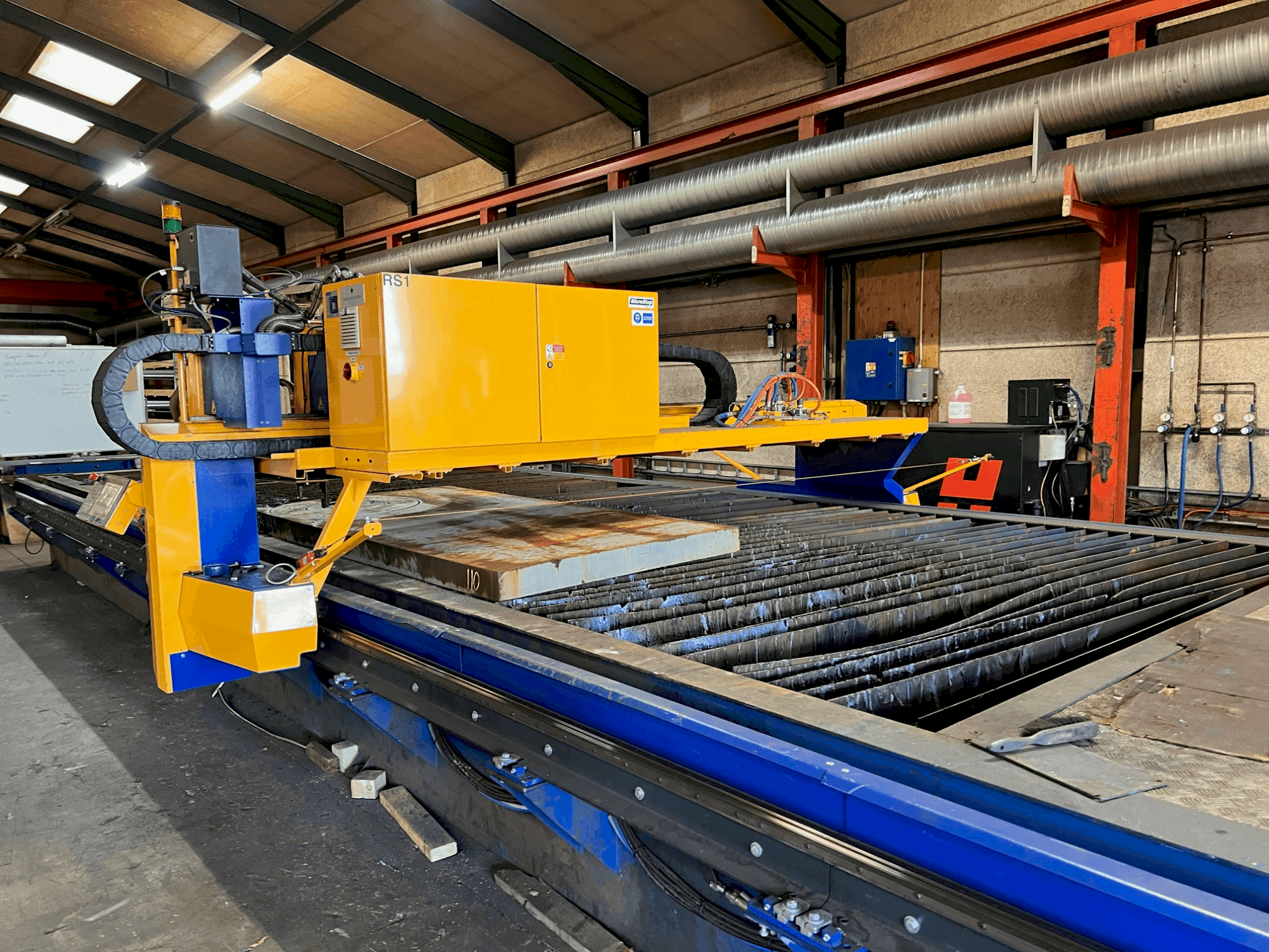 Vooraanzicht van MicroStep MasterCut X 9001.30PG machine