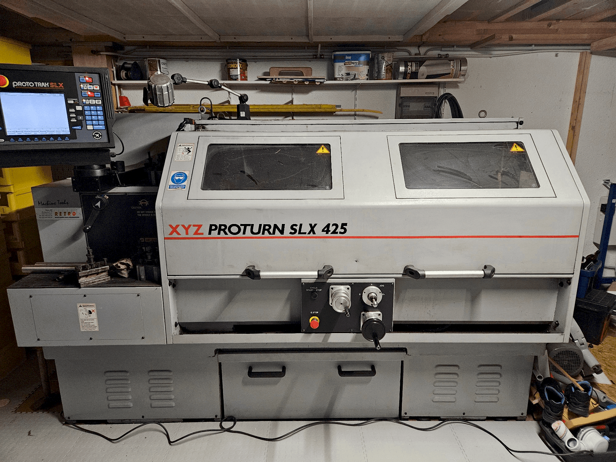 Vooraanzicht van XYZ Proturn SLX 425 machine