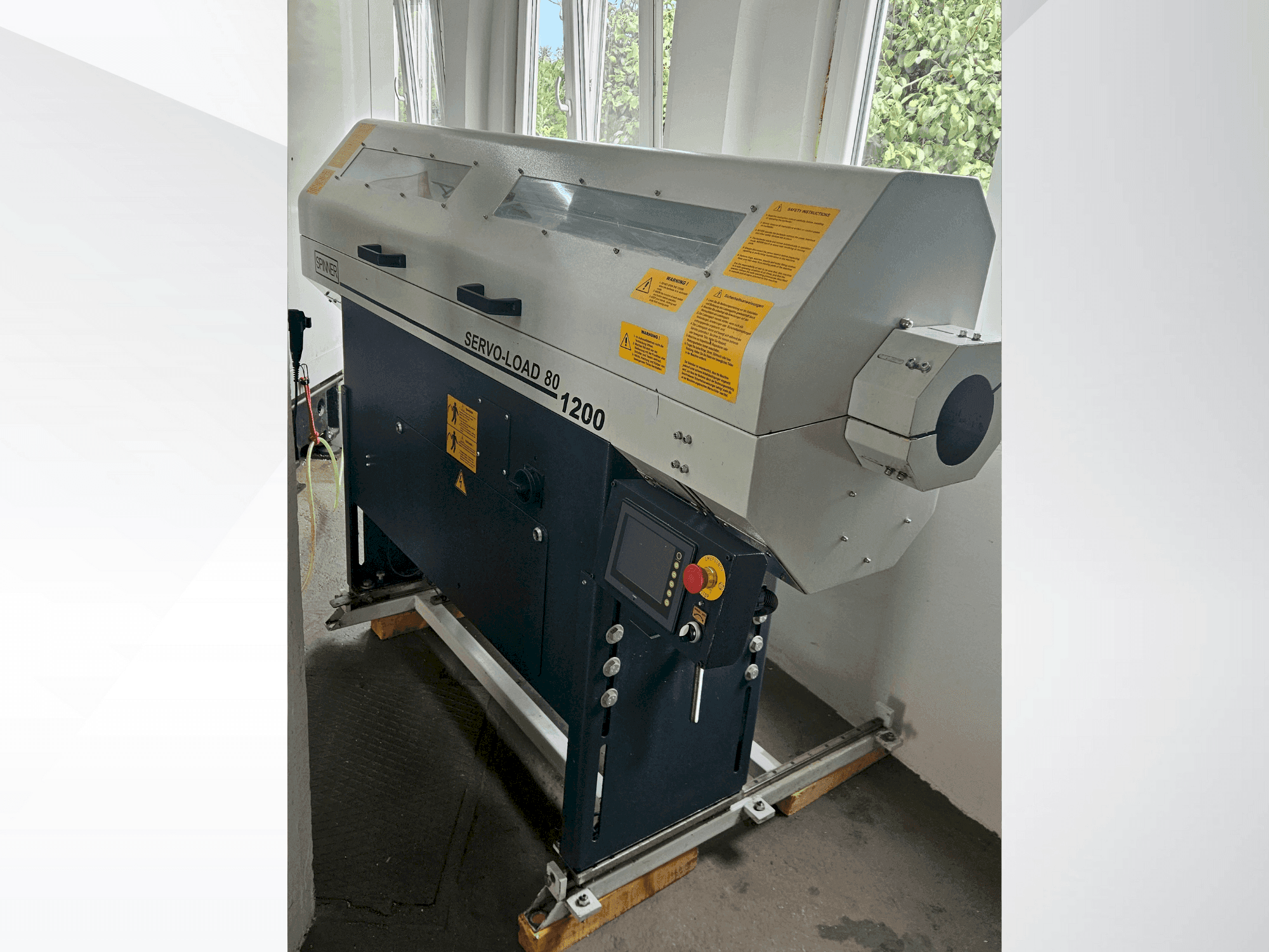 Vooraanzicht van SPINNER SERVO-LOAD 80-1200 machine