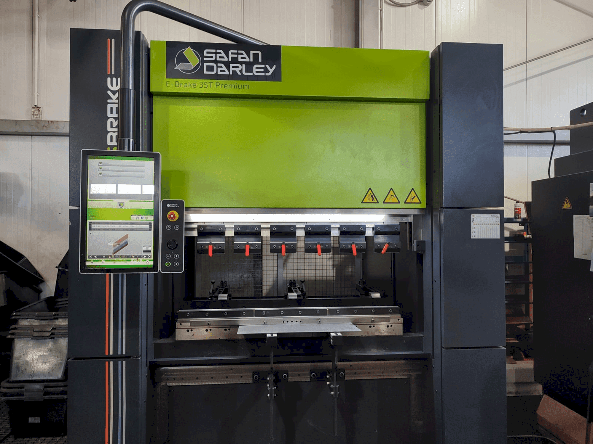 Vooraanzicht van Safan E-Brake Premium 35-1250 machine