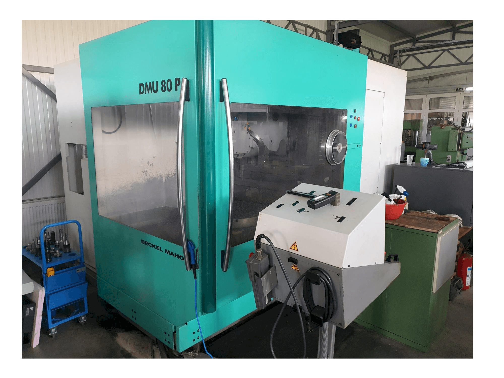 Vooraanzicht van DECKEL MAHO DMU 80 P machine