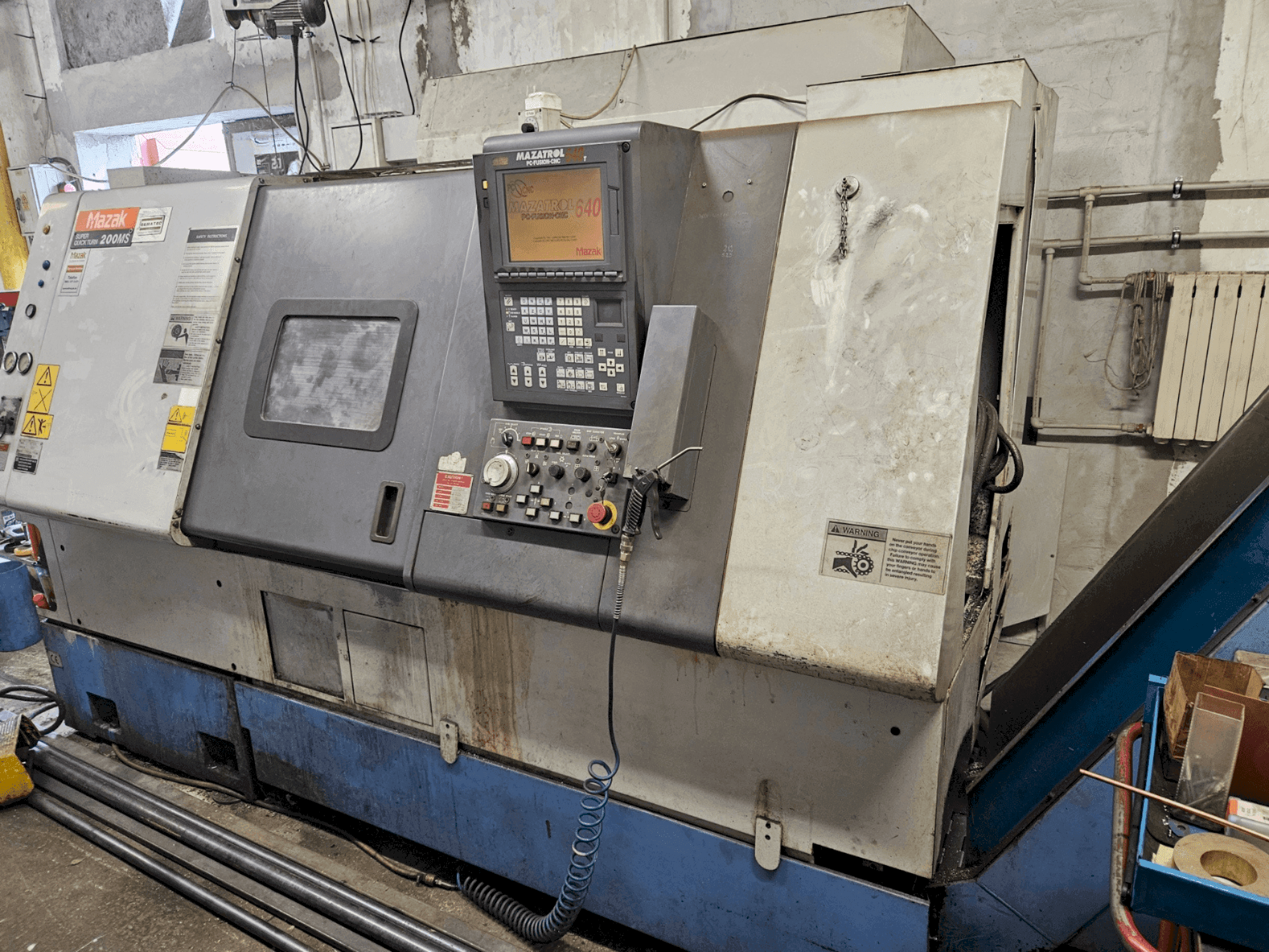 Vooraanzicht van Mazak SQT 200 MS machine
