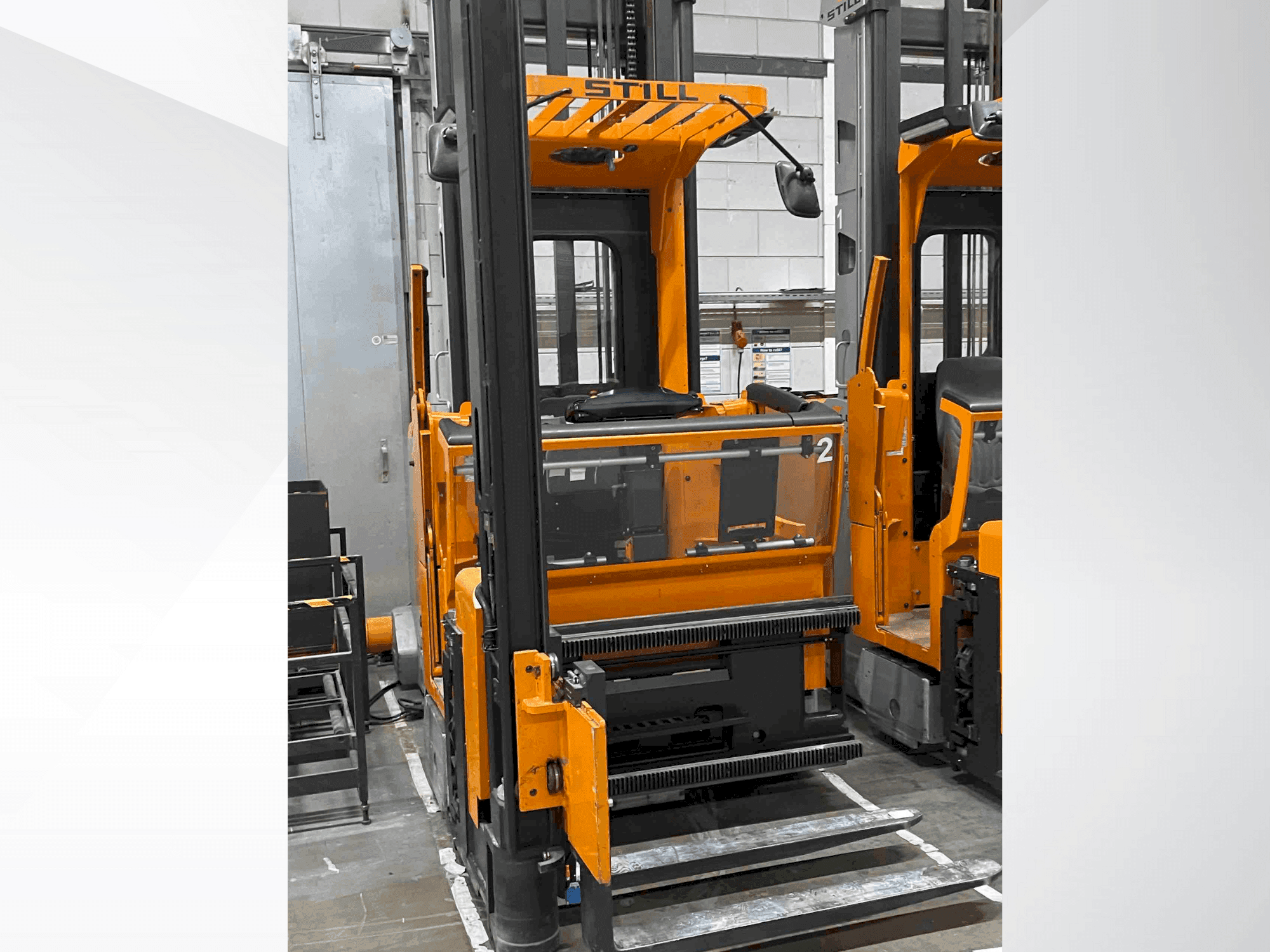 Vooraanzicht van STILL MX-X 48v TE 3400 machine