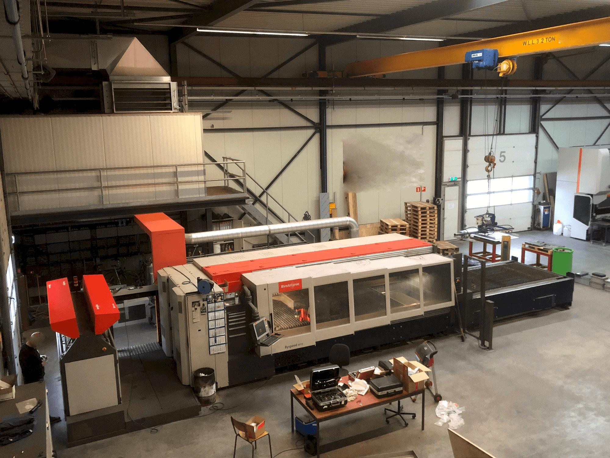 Vooraanzicht van Bystronic Byspeed 3015 machine