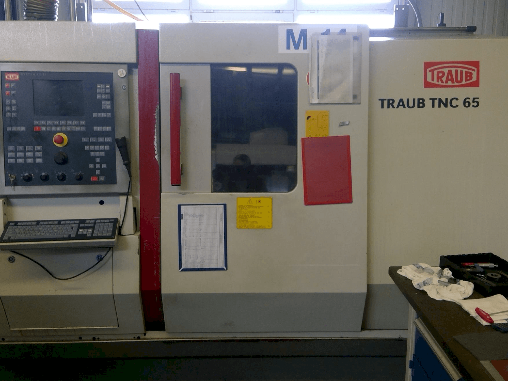 Vooraanzicht van TRAUB TNC 42/65 machine