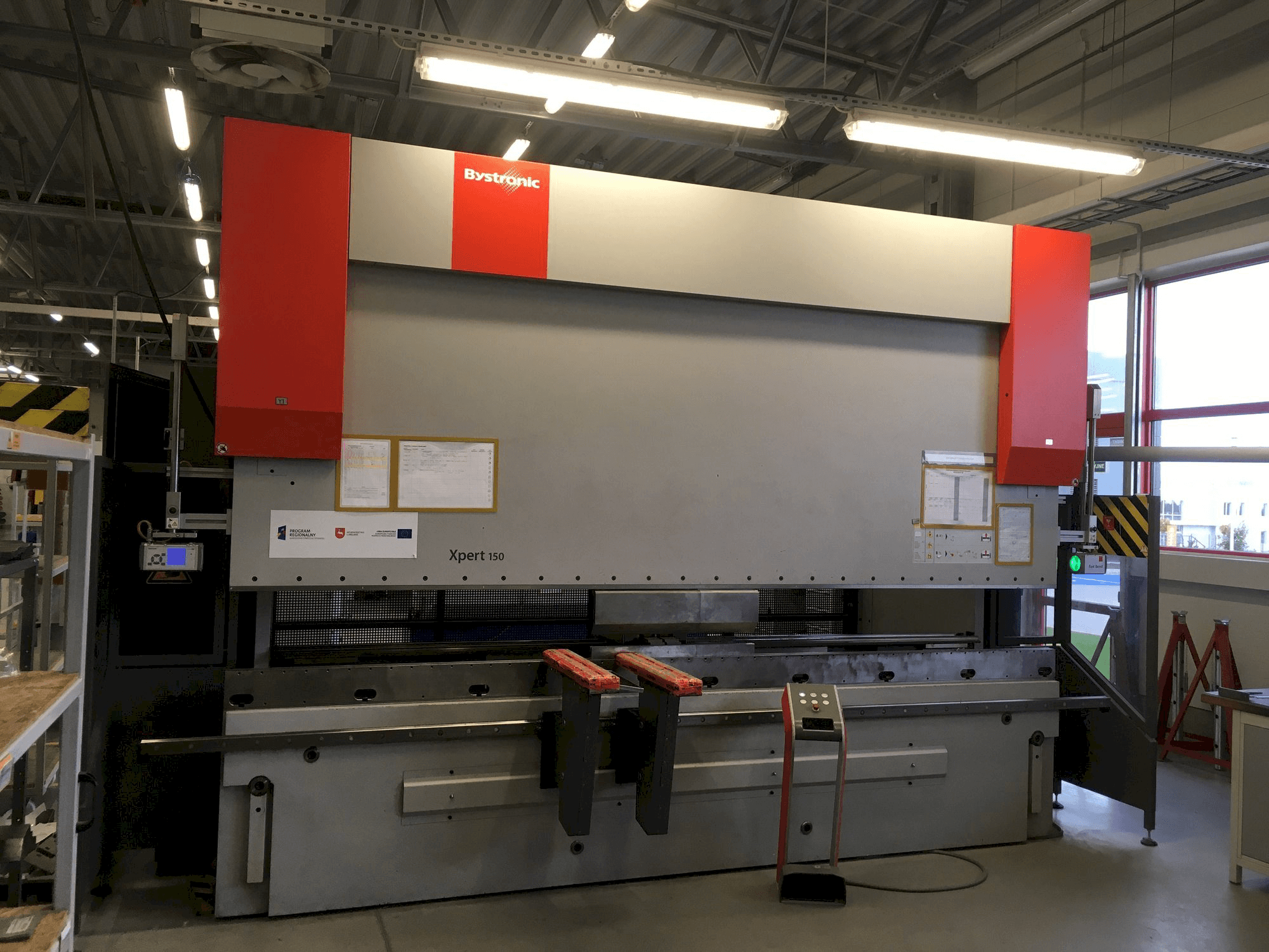 Vooraanzicht van Bystronic Xpert 150/4100 machine