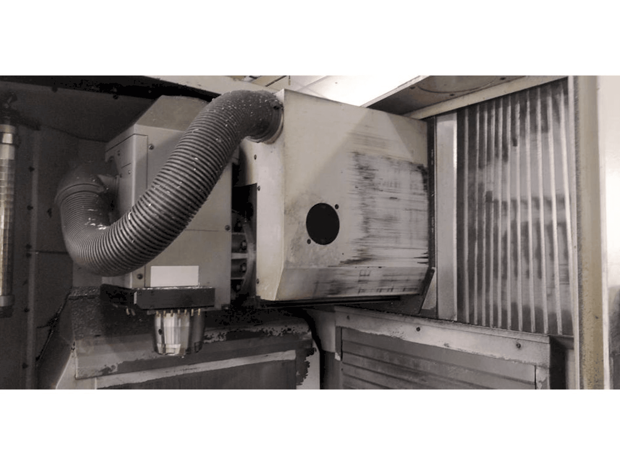 Vooraanzicht van DECKEL MAHO (DMG) Type DMU 60 T machine