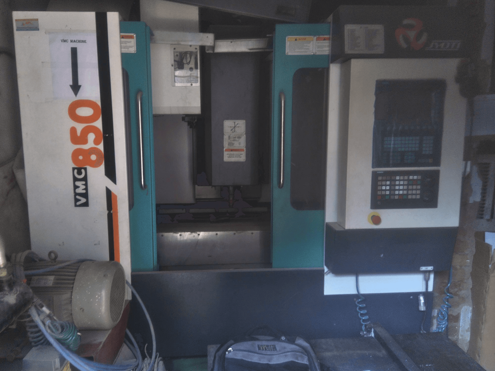 Vooraanzicht van JYOTI VMC 850 machine