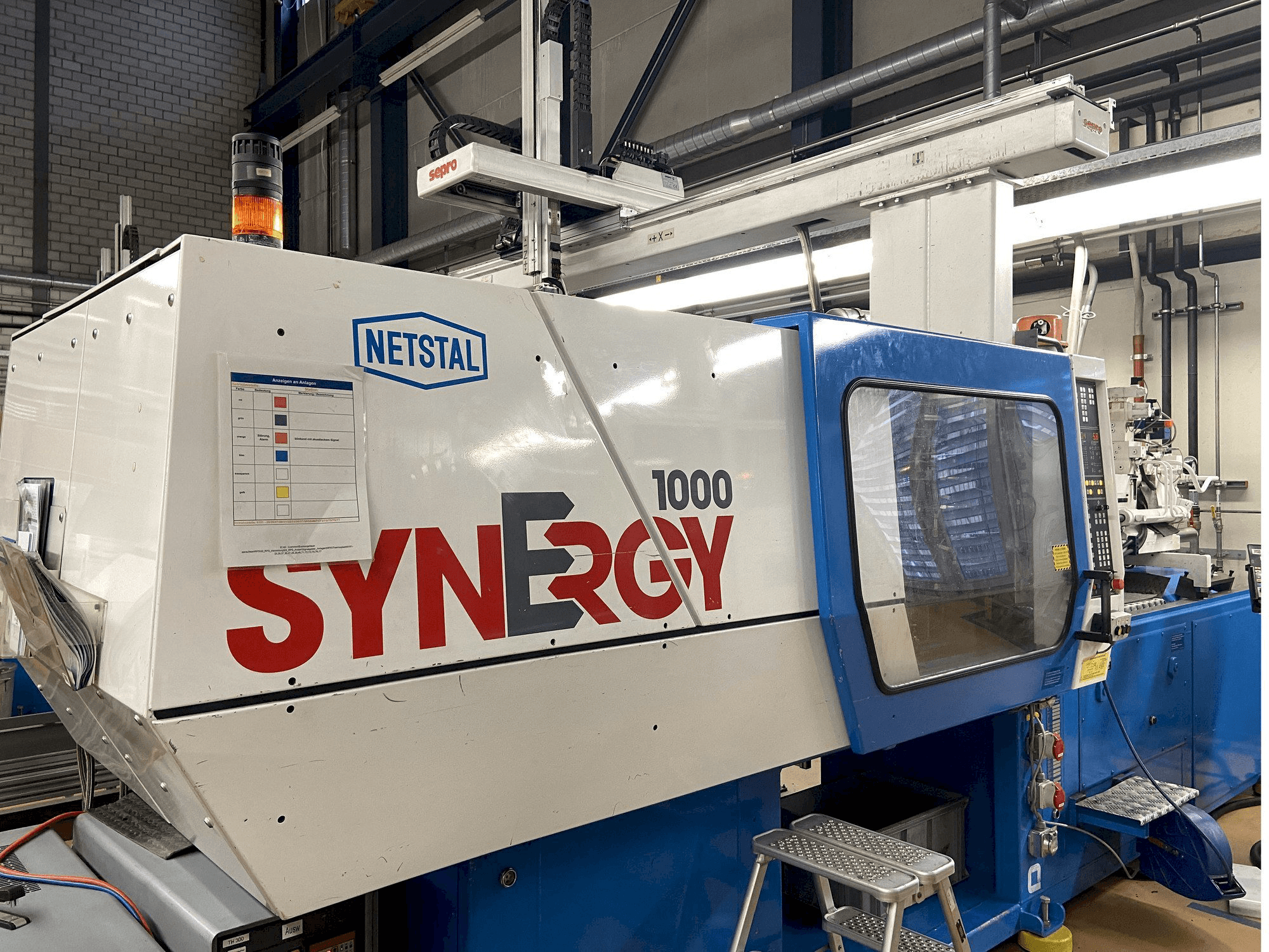 Vooraanzicht van Netstal SYNERGY 1000-230 machine