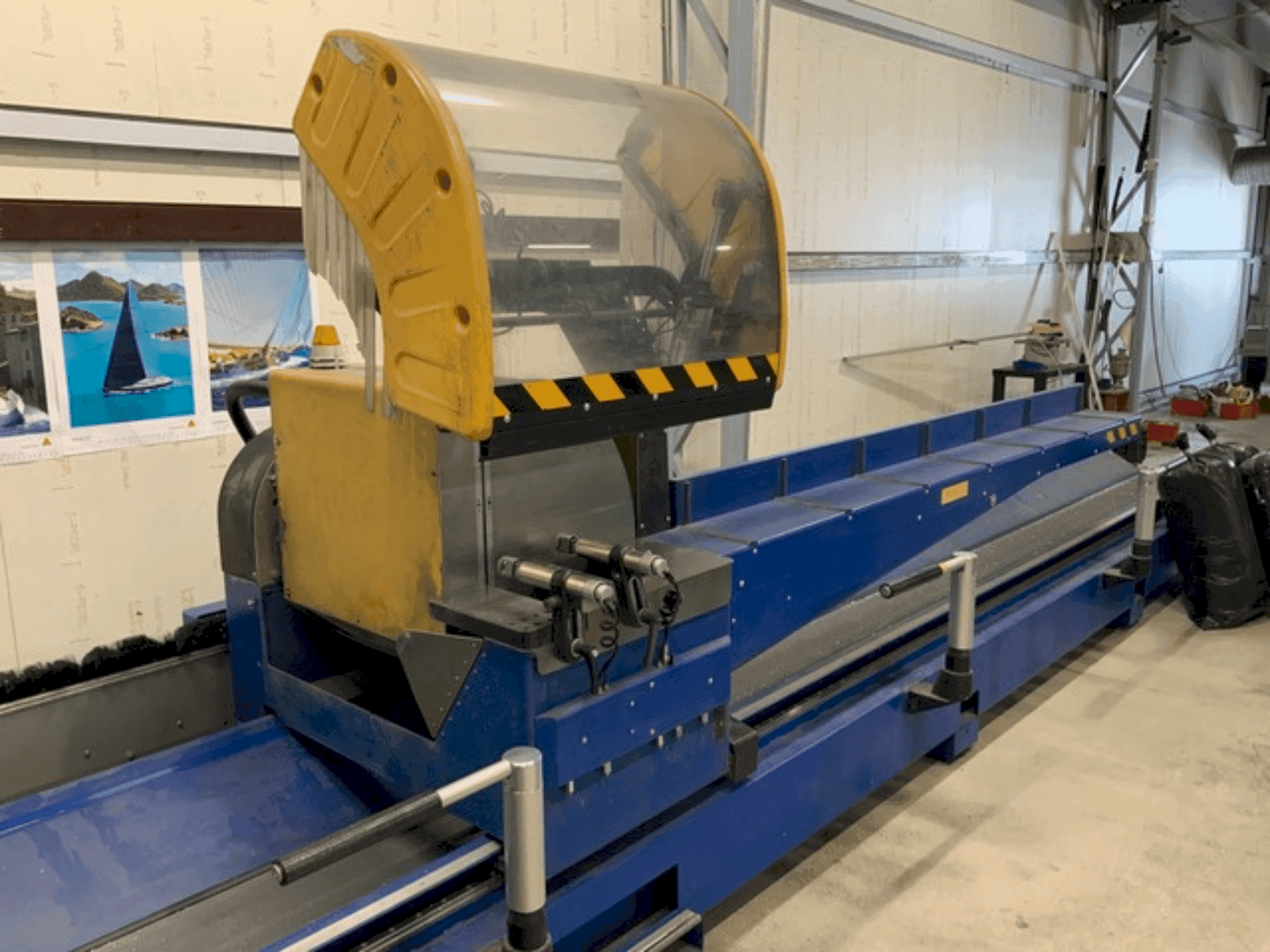 Vooraanzicht van SCHÜCO PDG e-Cut 600 machine