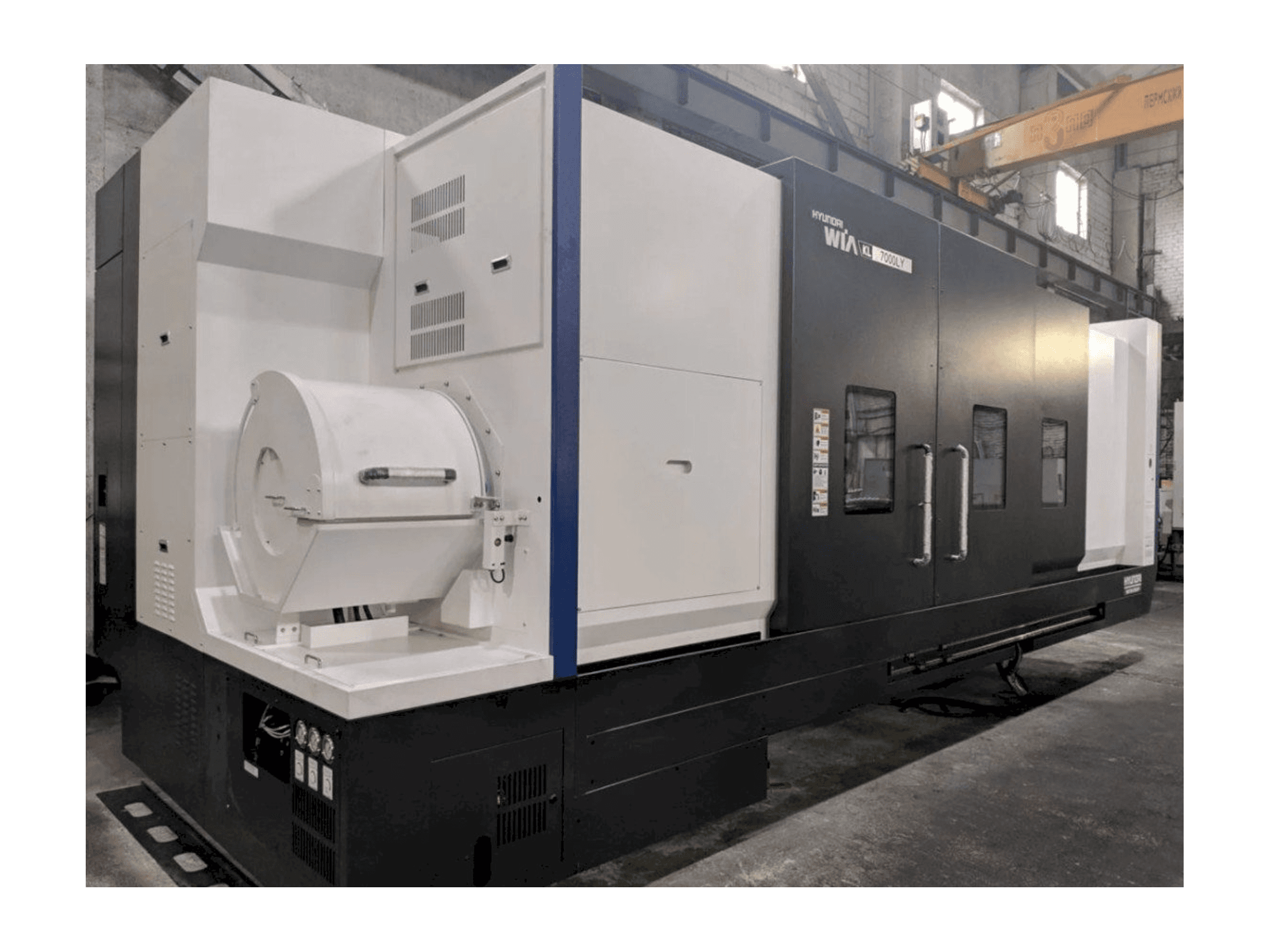 Vooraanzicht van Hyundai Wia KL 7000 LY machine