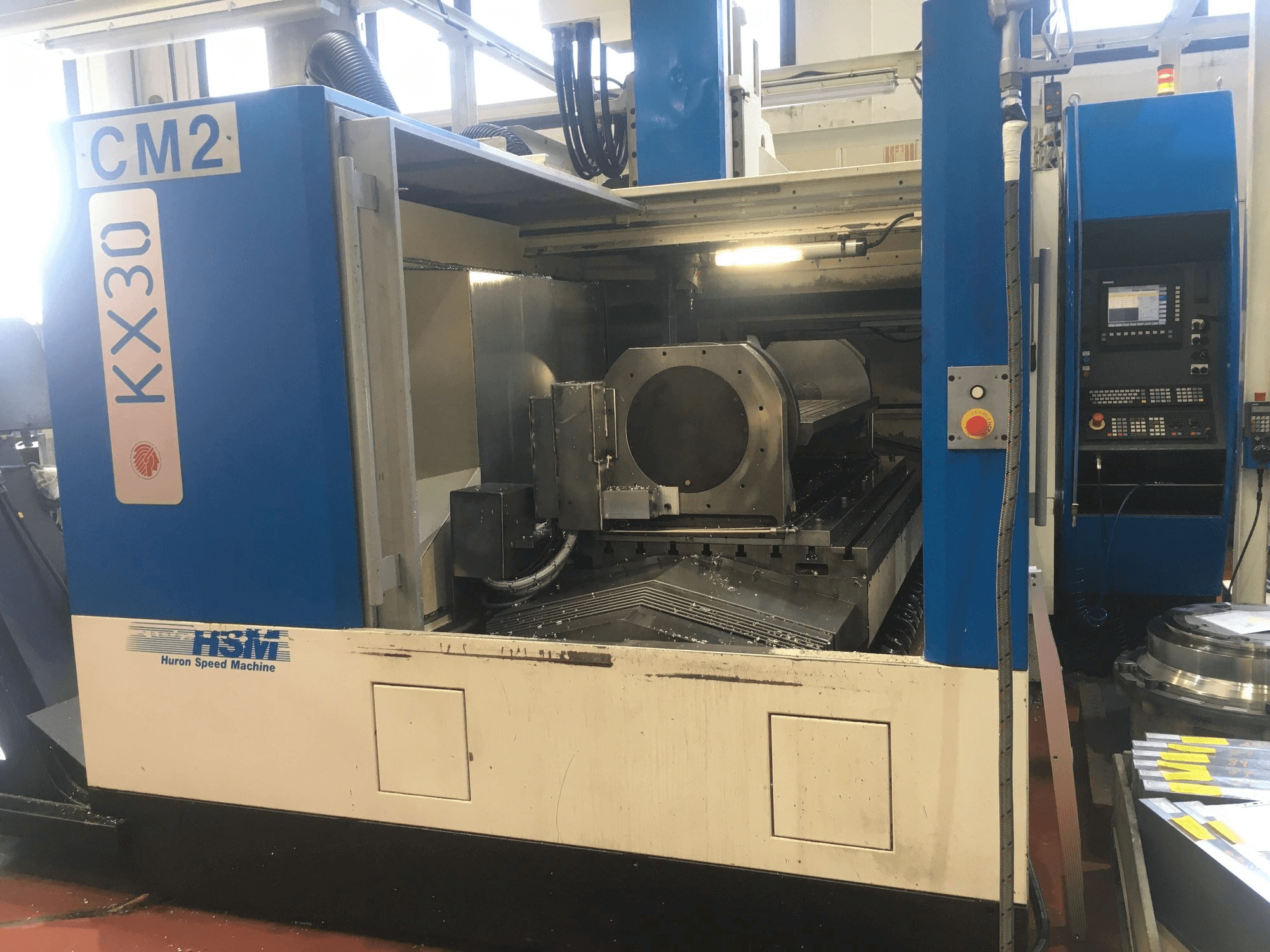 Vooraanzicht van Huron KX30 machine