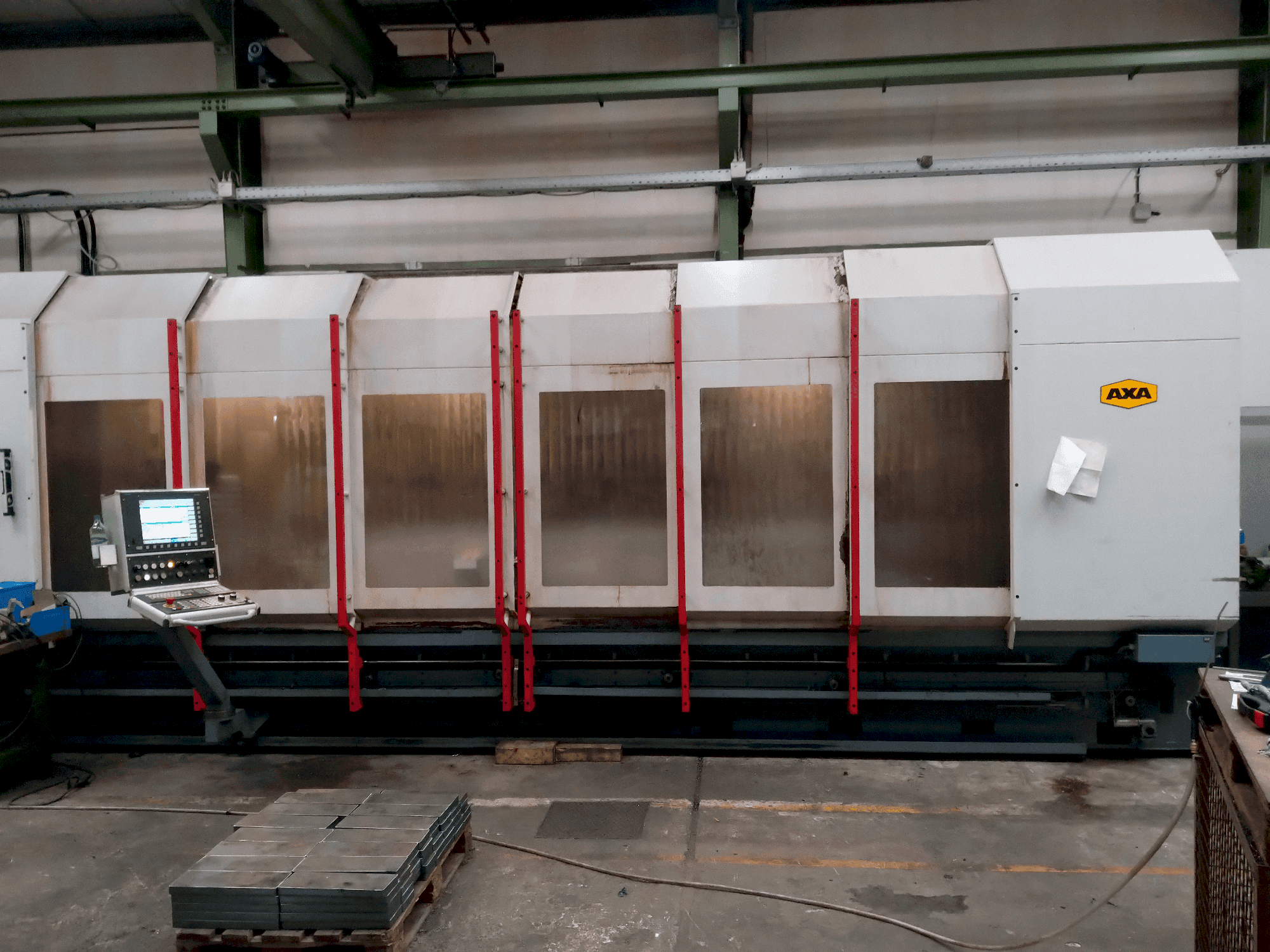 Vooraanzicht van AXA VHC-2-5000-XTS-50 machine