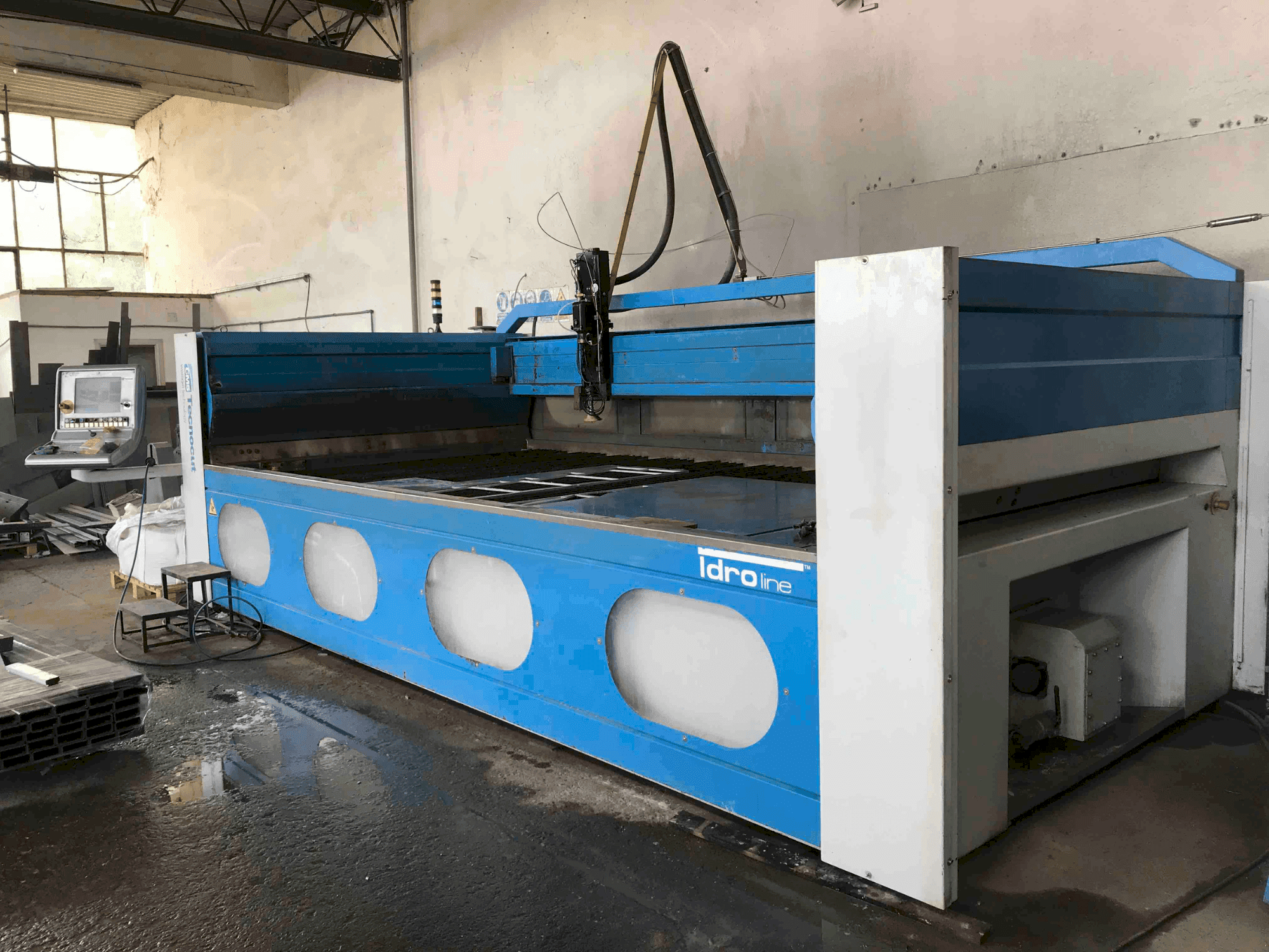 Vooraanzicht van CMS tecnocut JP 60hp machine