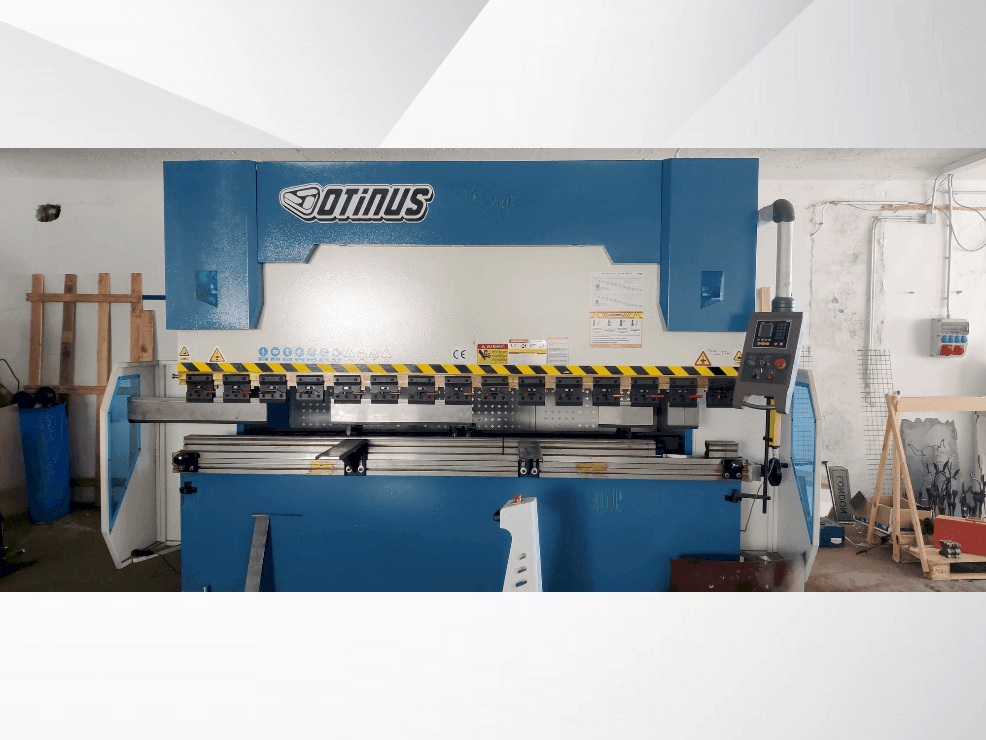 Vooraanzicht van OTINUS 2312N machine