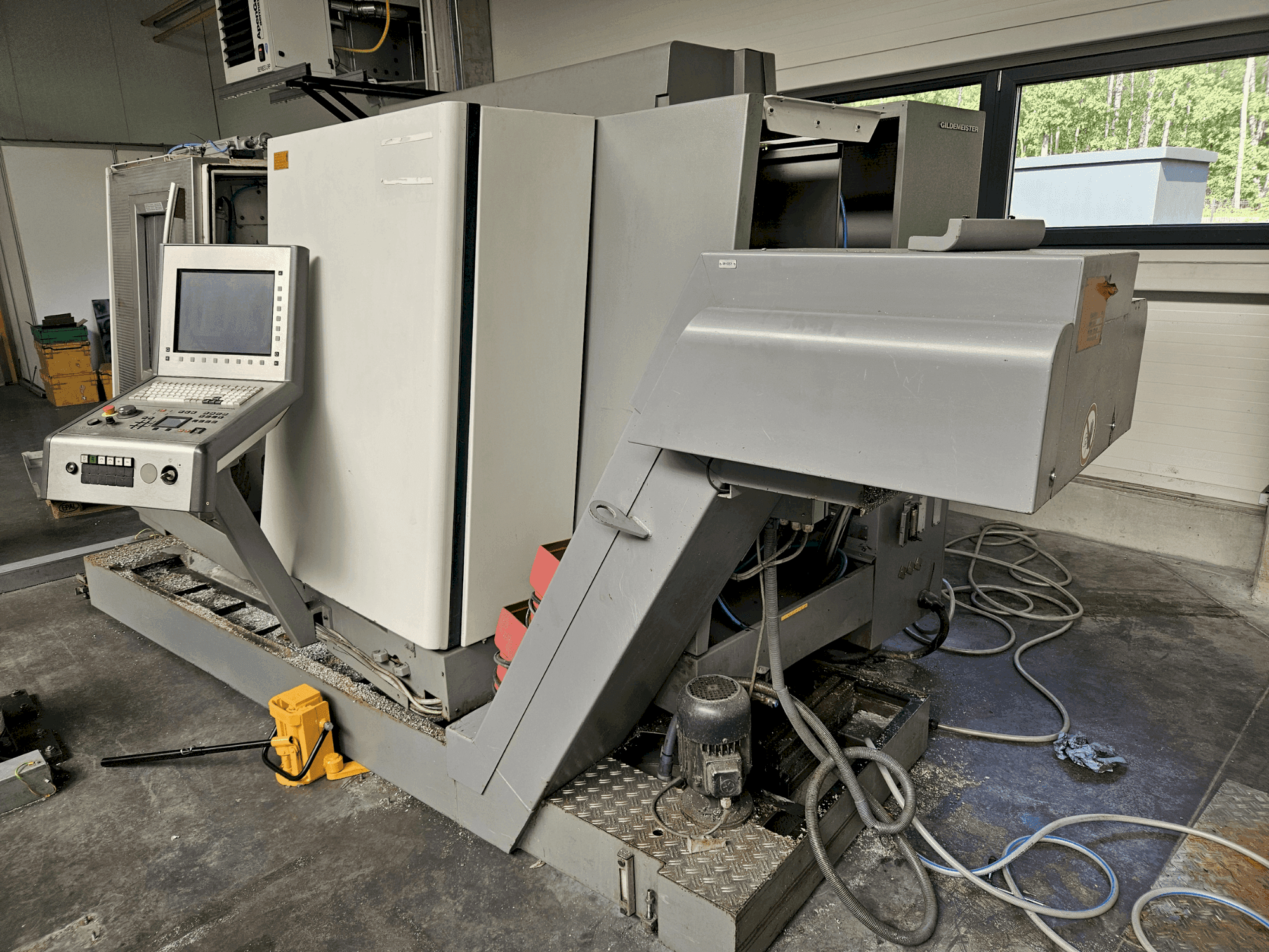 Vooraanzicht van Gildemeister CTX 420 Linear machine