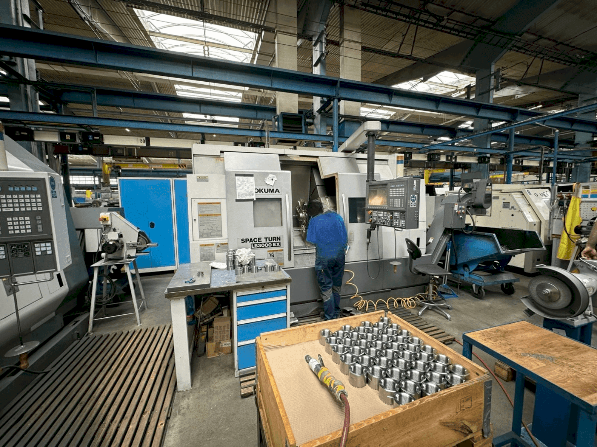 Vooraanzicht van Okuma LB 3000 MY machine