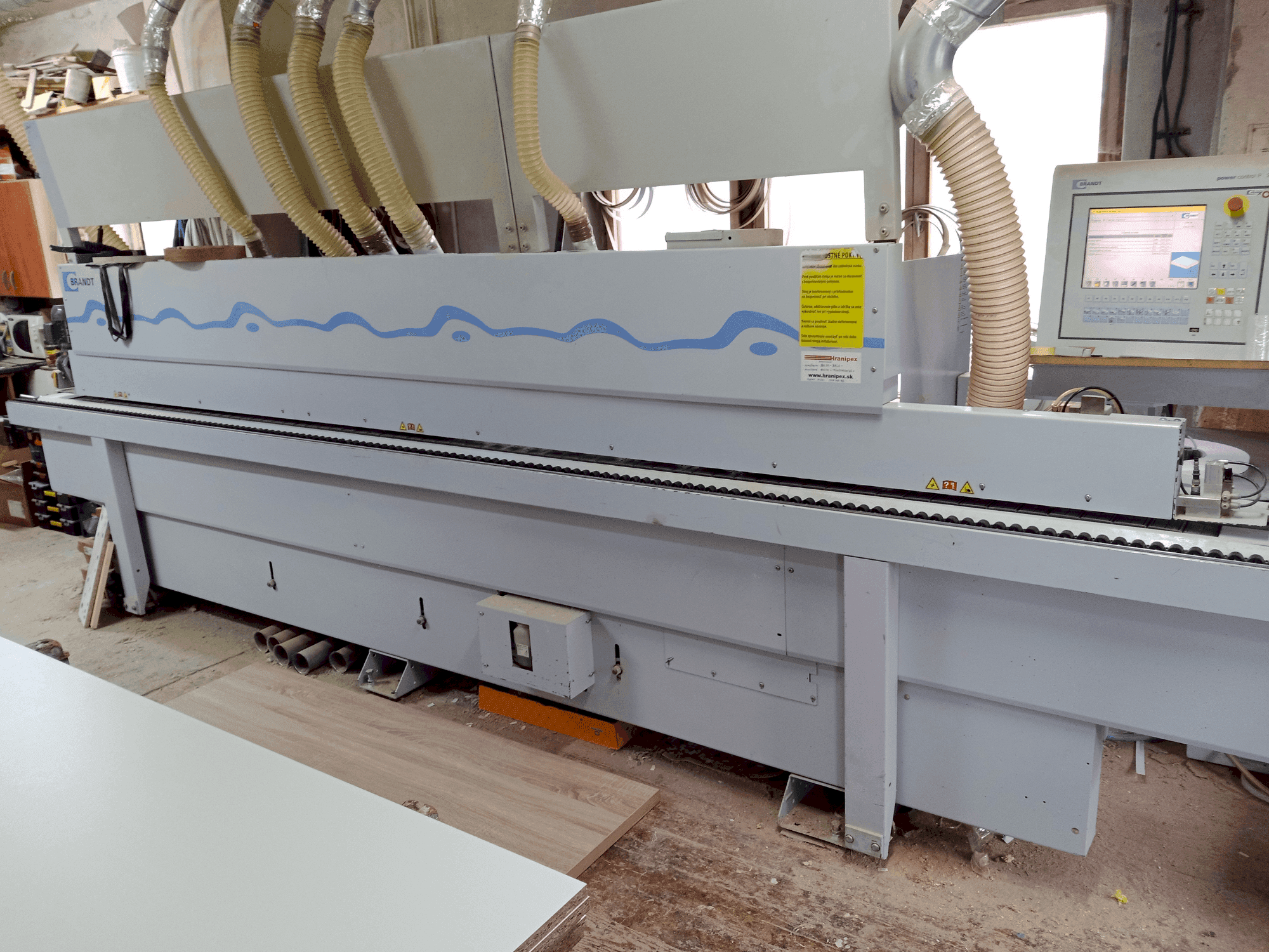 Vooraanzicht van BRANDT Highflex 1440 machine