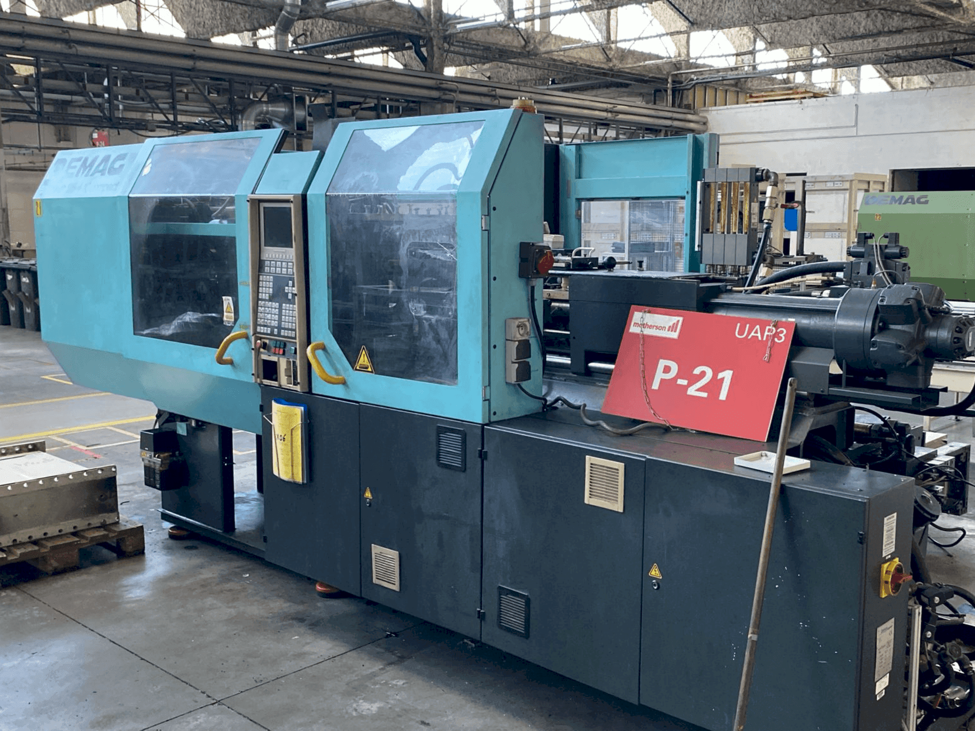 Vooraanzicht van DEMAG Ergotech Compact 125-440 machine