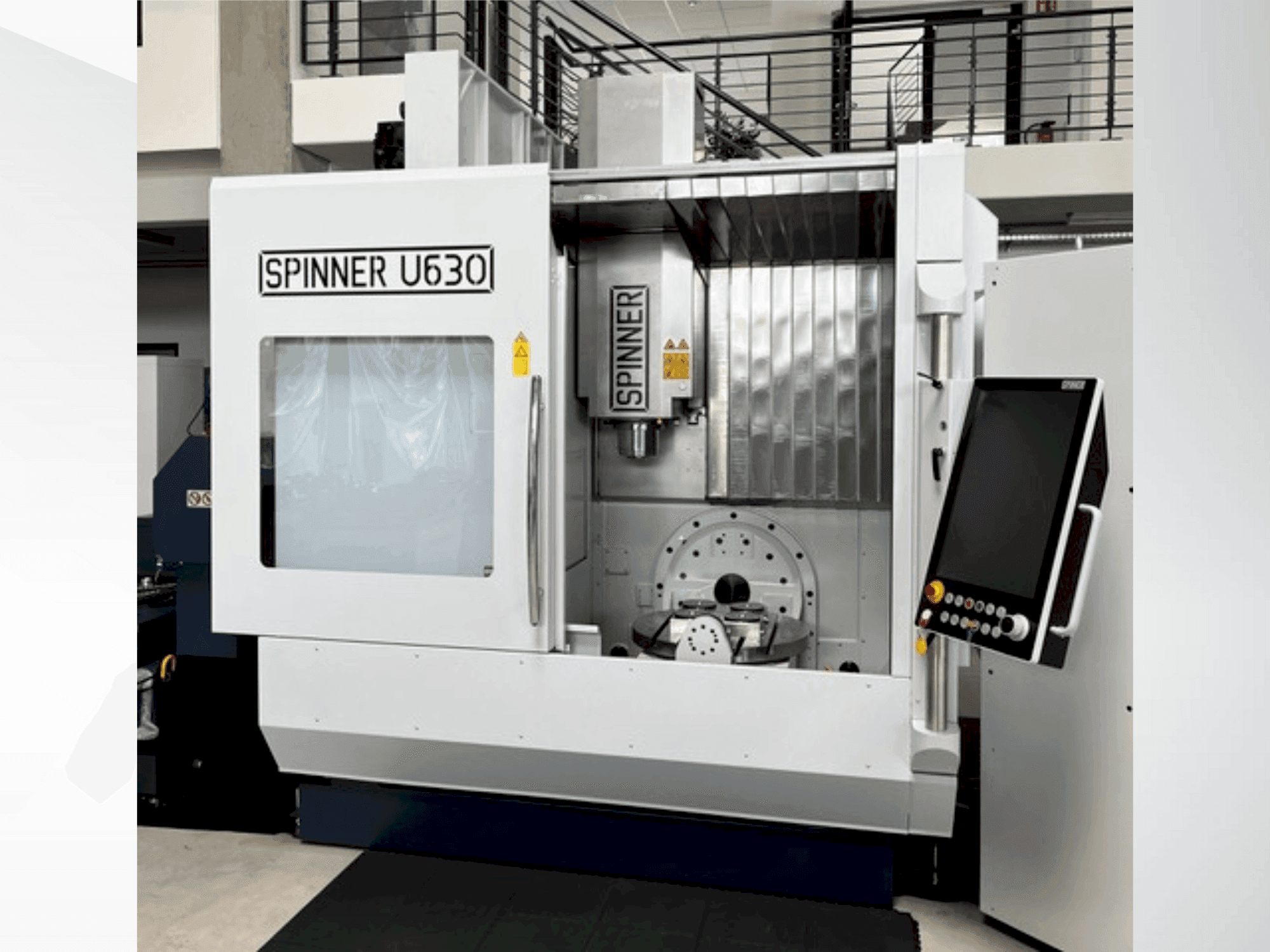 Vooraanzicht van SPINNER U5-630- 54T machine