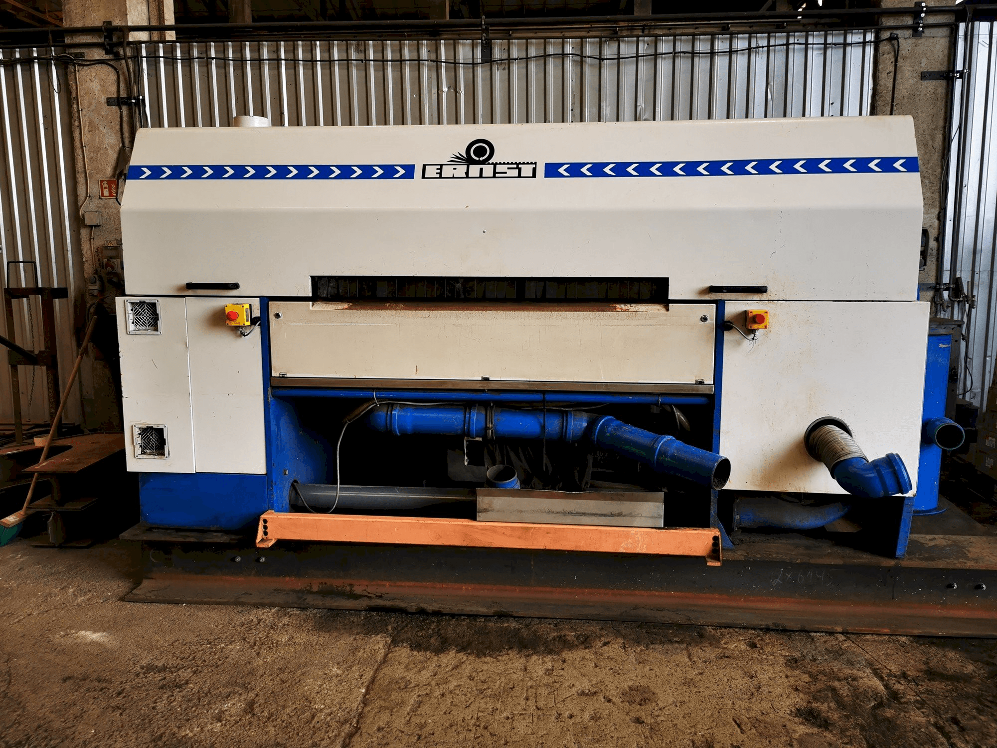 Vooraanzicht van ERNST E M 5 N II + 2F machine