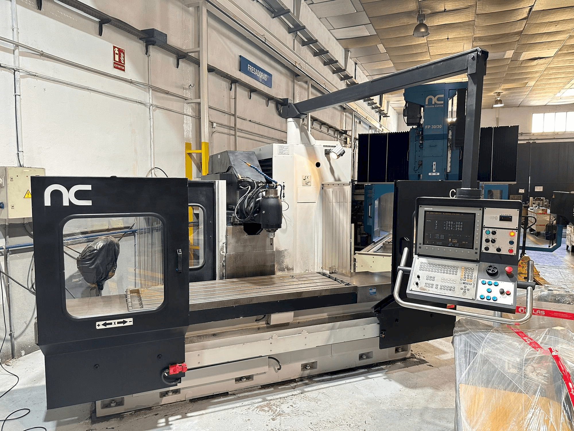 Vooraanzicht van Nicolas Correa CF 17 D machine